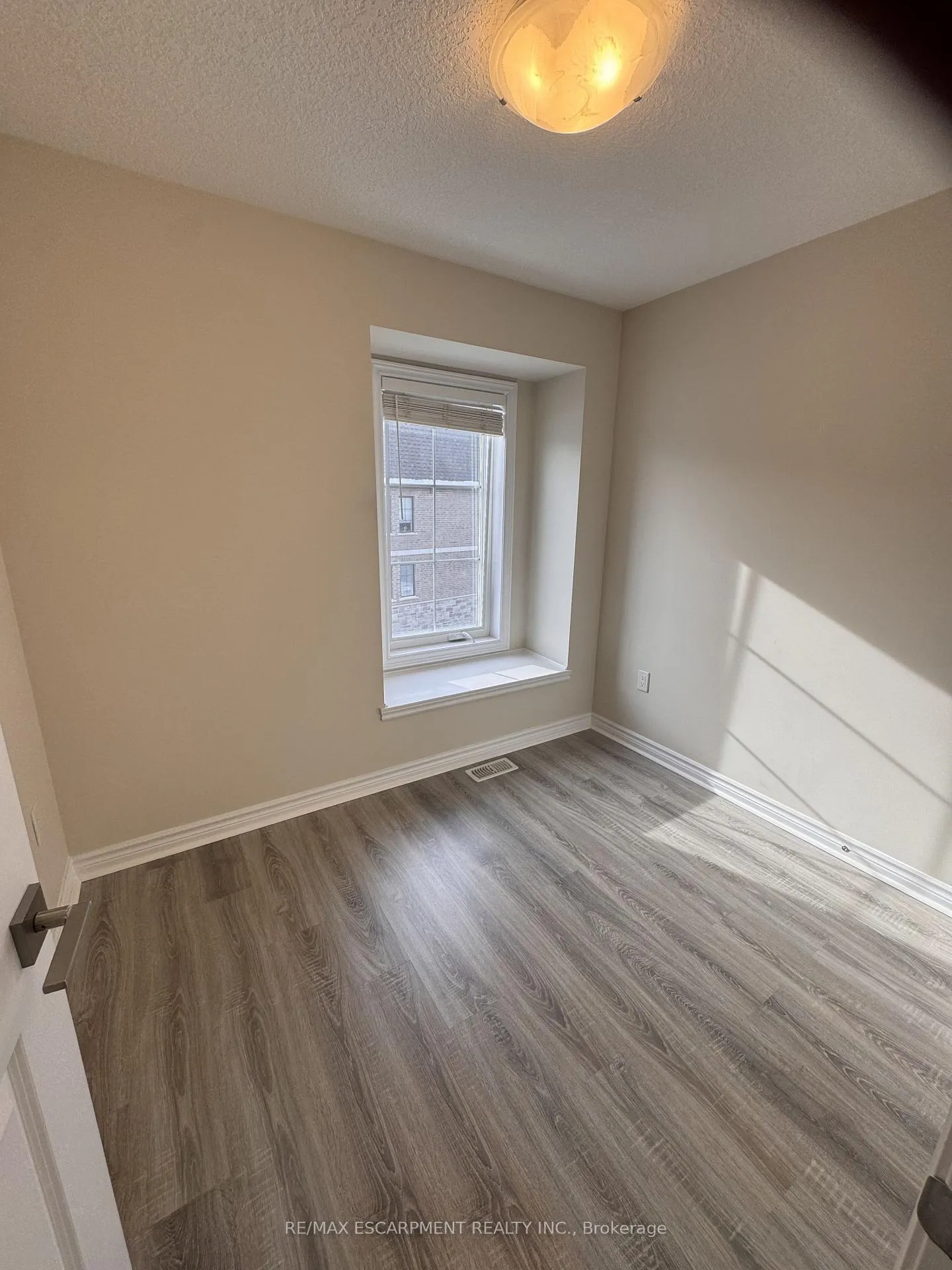 Photo 16 of Unit 35, 445 Ontario Street S, Milton, Timberlea — HOMEH