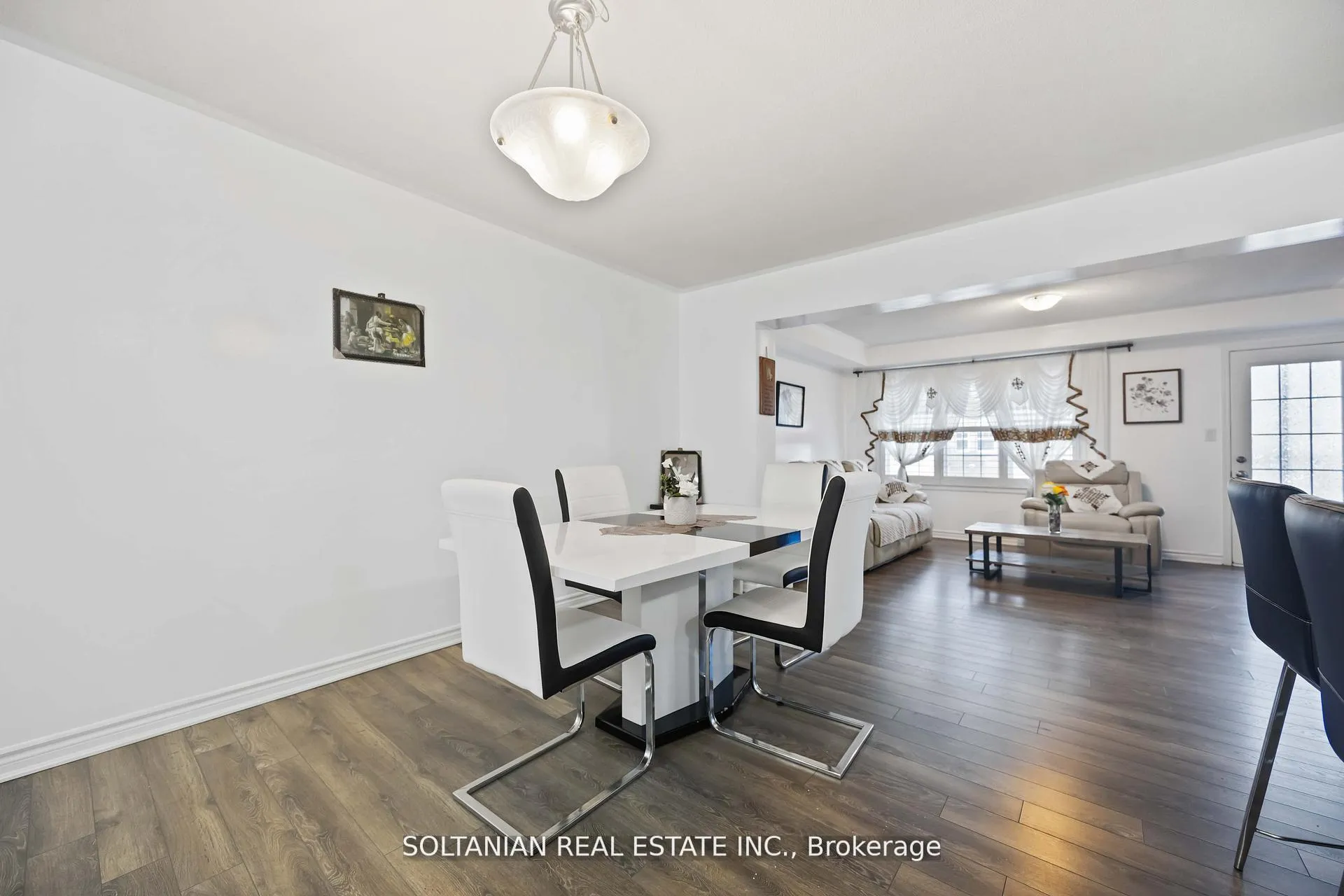Photo 9 of 1103 Silk Street, Pickering, Rural Pickering — HOMEH