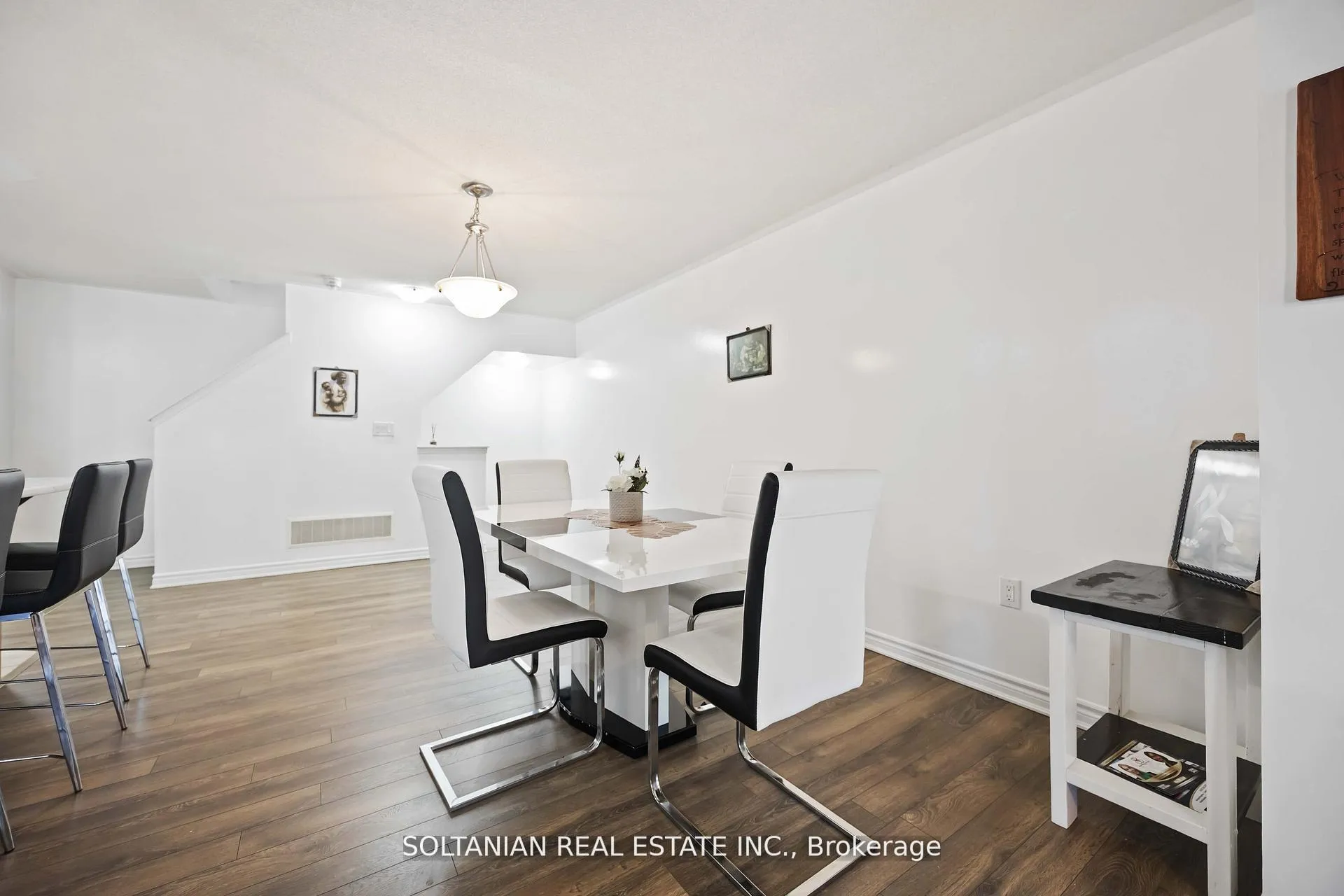 Photo 11 of 1103 Silk Street, Pickering, Rural Pickering — HOMEH