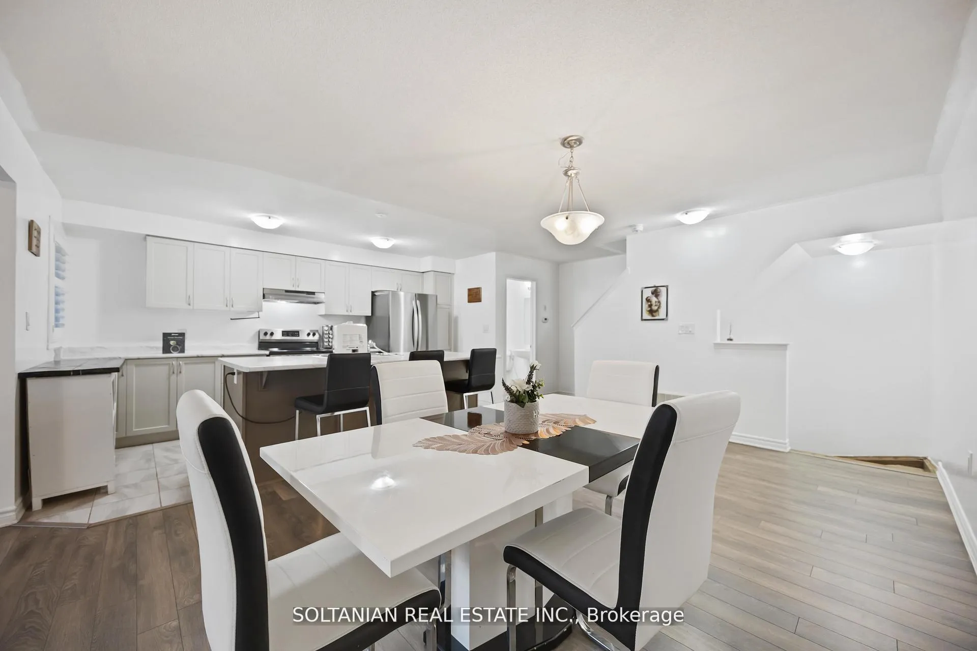 Photo 12 of 1103 Silk Street, Pickering, Rural Pickering — HOMEH
