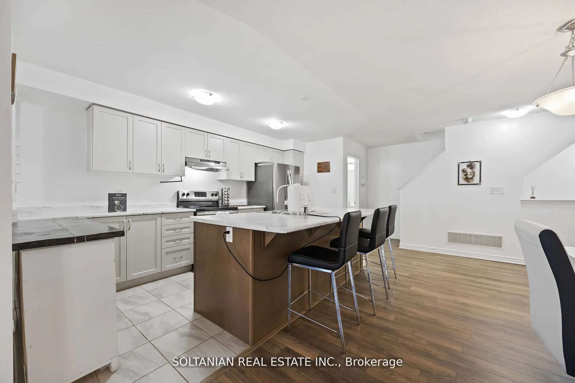 Photo 17 of 1103 Silk Street, Pickering, Rural Pickering — HOMEH