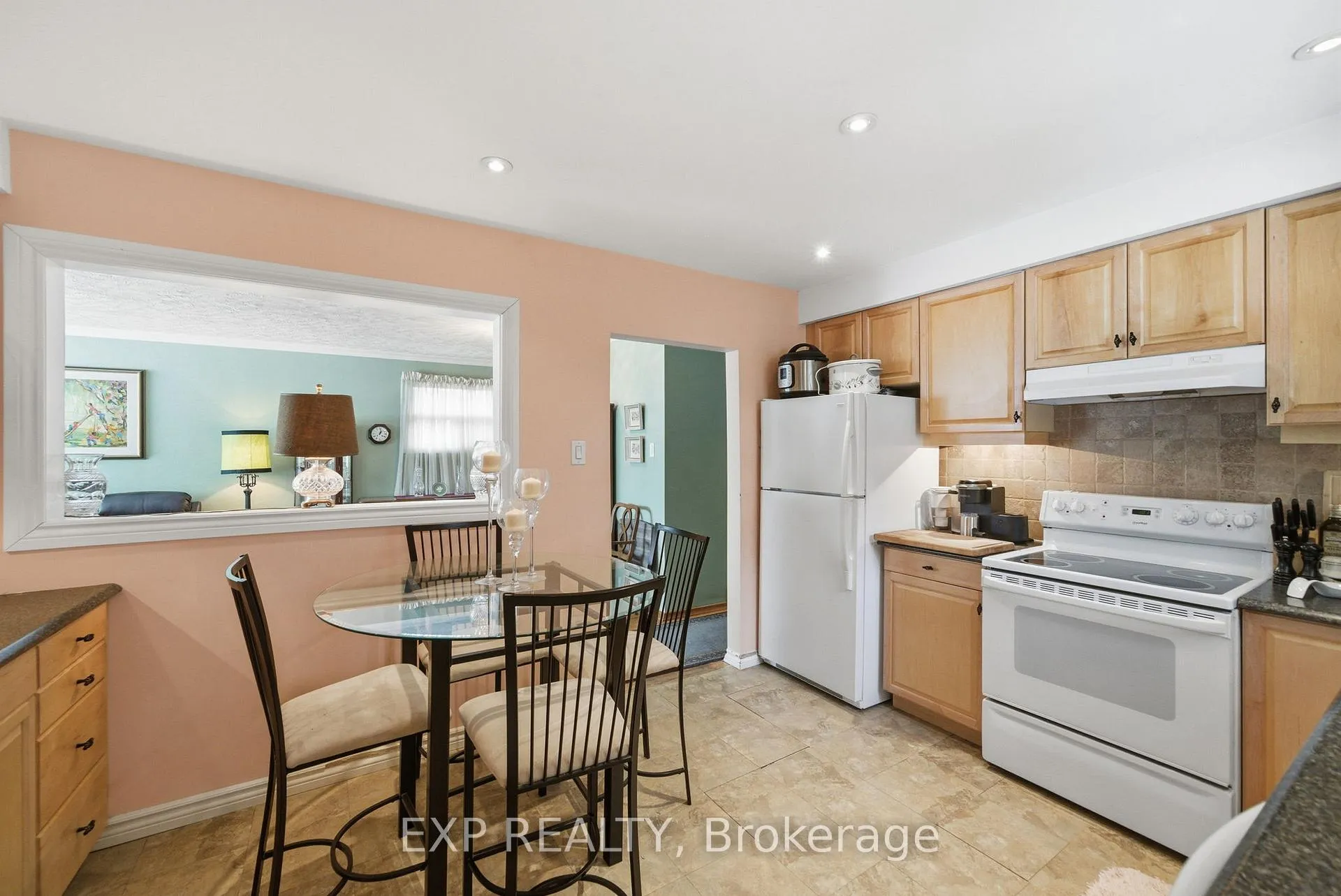 Photo 8 of 40 Medina Crescent, Scarborough, Bendale — HOMEH