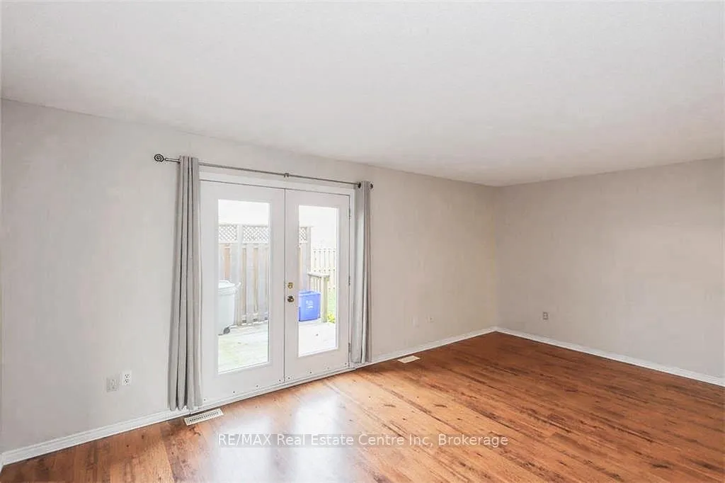 Photo 9 of Unit 41, 151 Martinet Avenue, London, East I — HOMEH