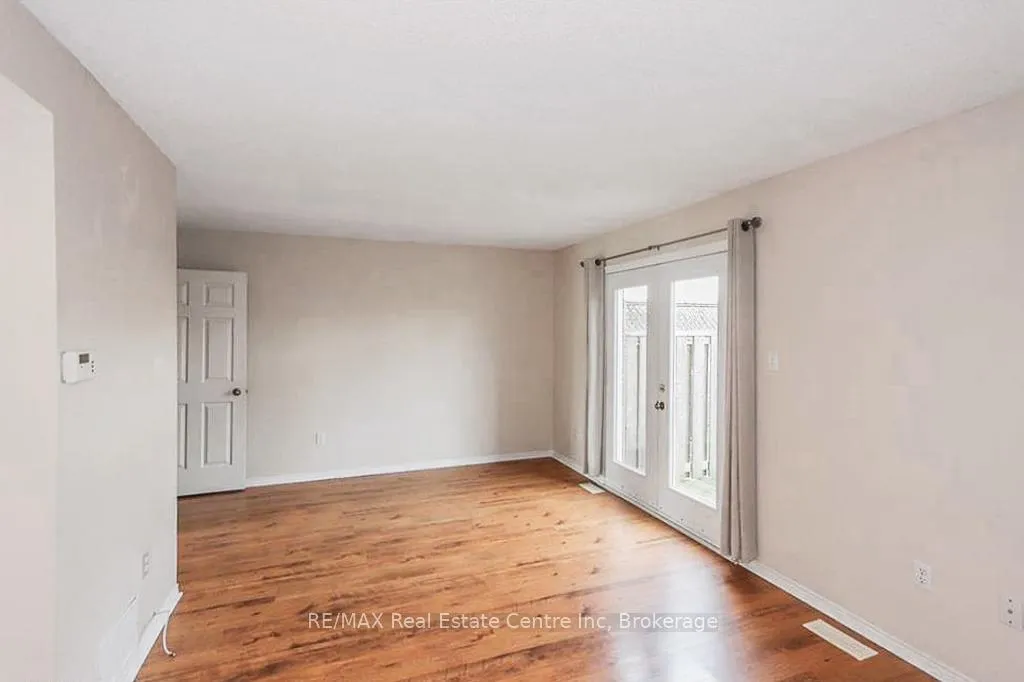 Photo 10 of Unit 41, 151 Martinet Avenue, London, East I — HOMEH