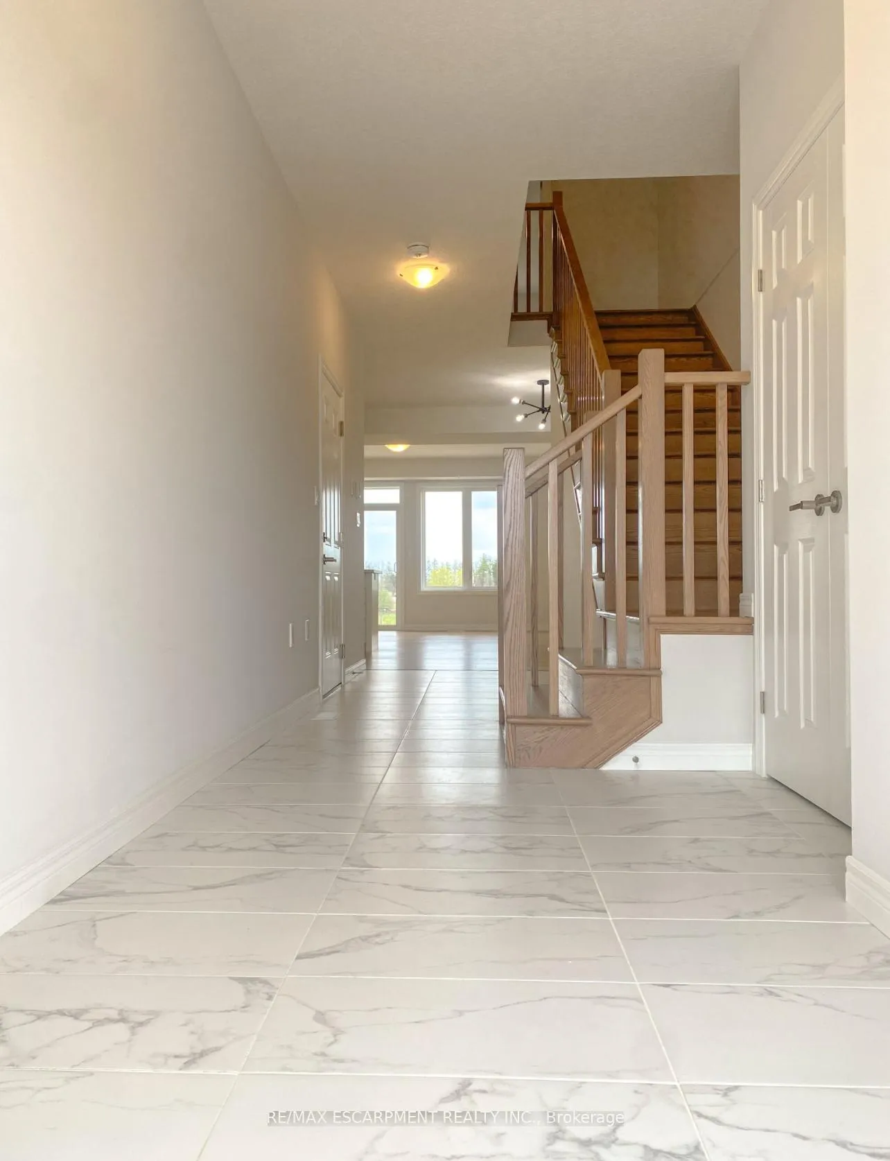 Photo 2 of 57 Lloyd Davies Way, Hamilton, Rural Glanbrook — HOMEH