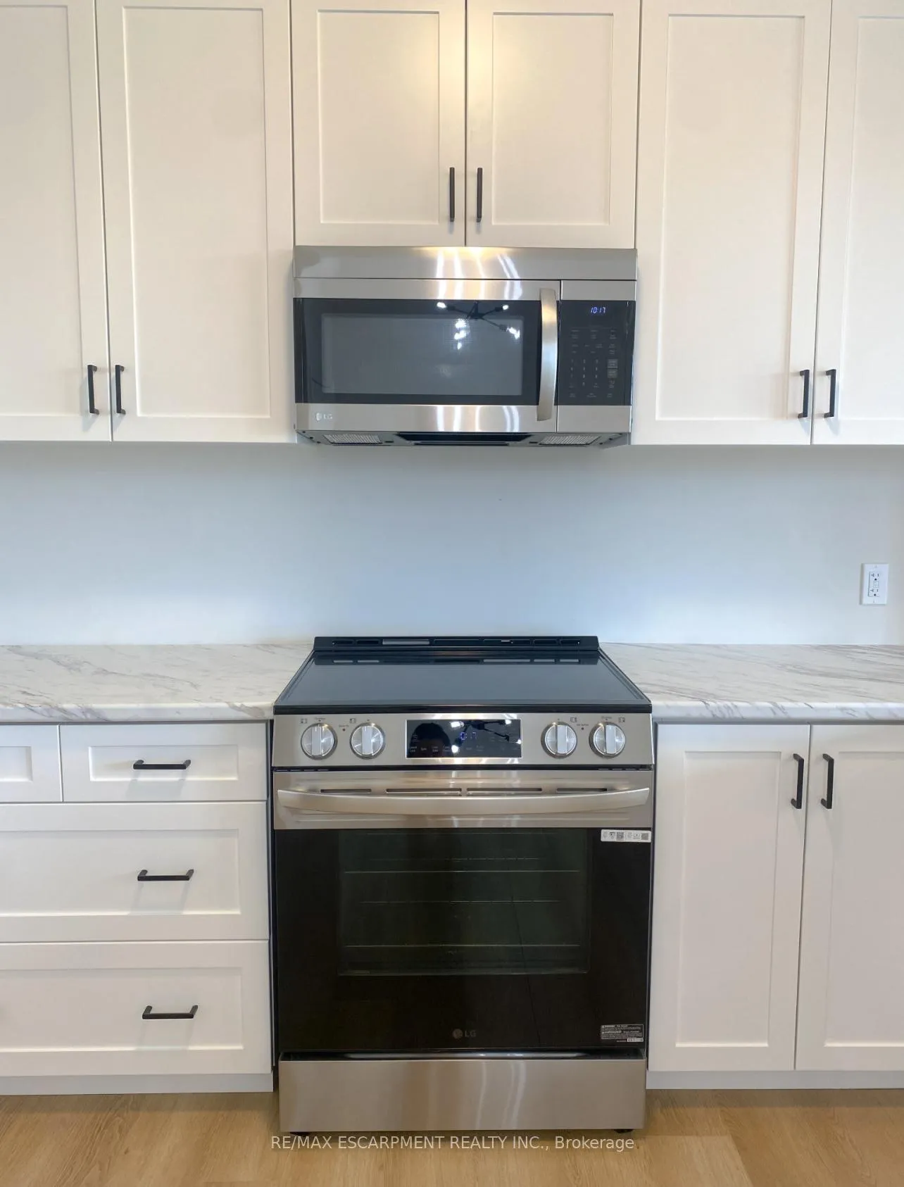 Photo 5 of 57 Lloyd Davies Way, Hamilton, Rural Glanbrook — HOMEH