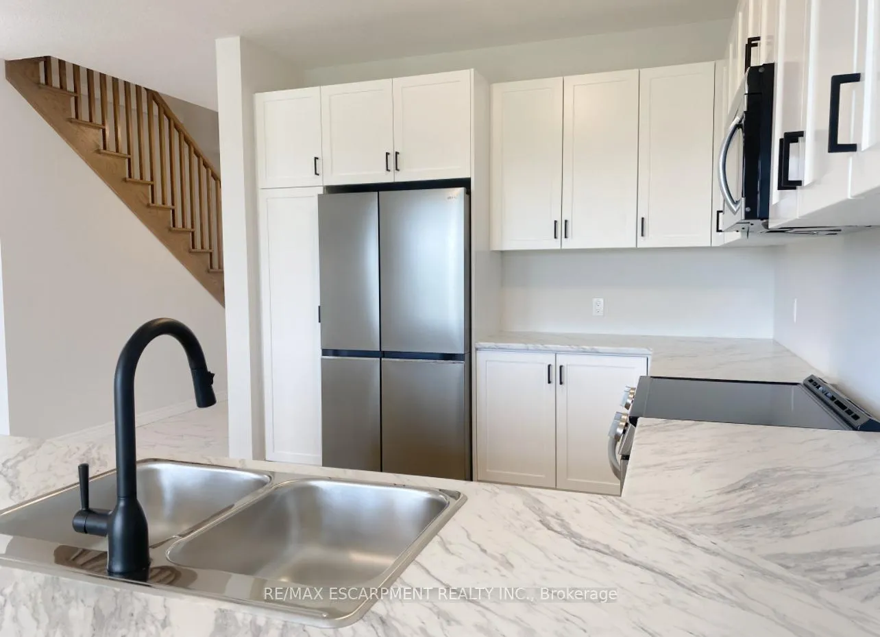 Photo 8 of 57 Lloyd Davies Way, Hamilton, Rural Glanbrook — HOMEH