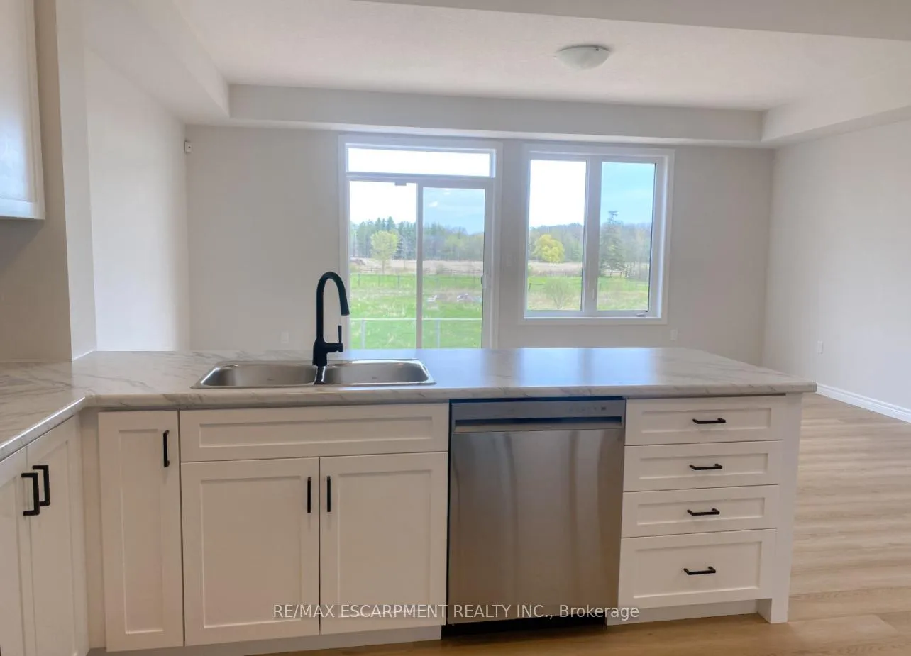 Photo 10 of 57 Lloyd Davies Way, Hamilton, Rural Glanbrook — HOMEH