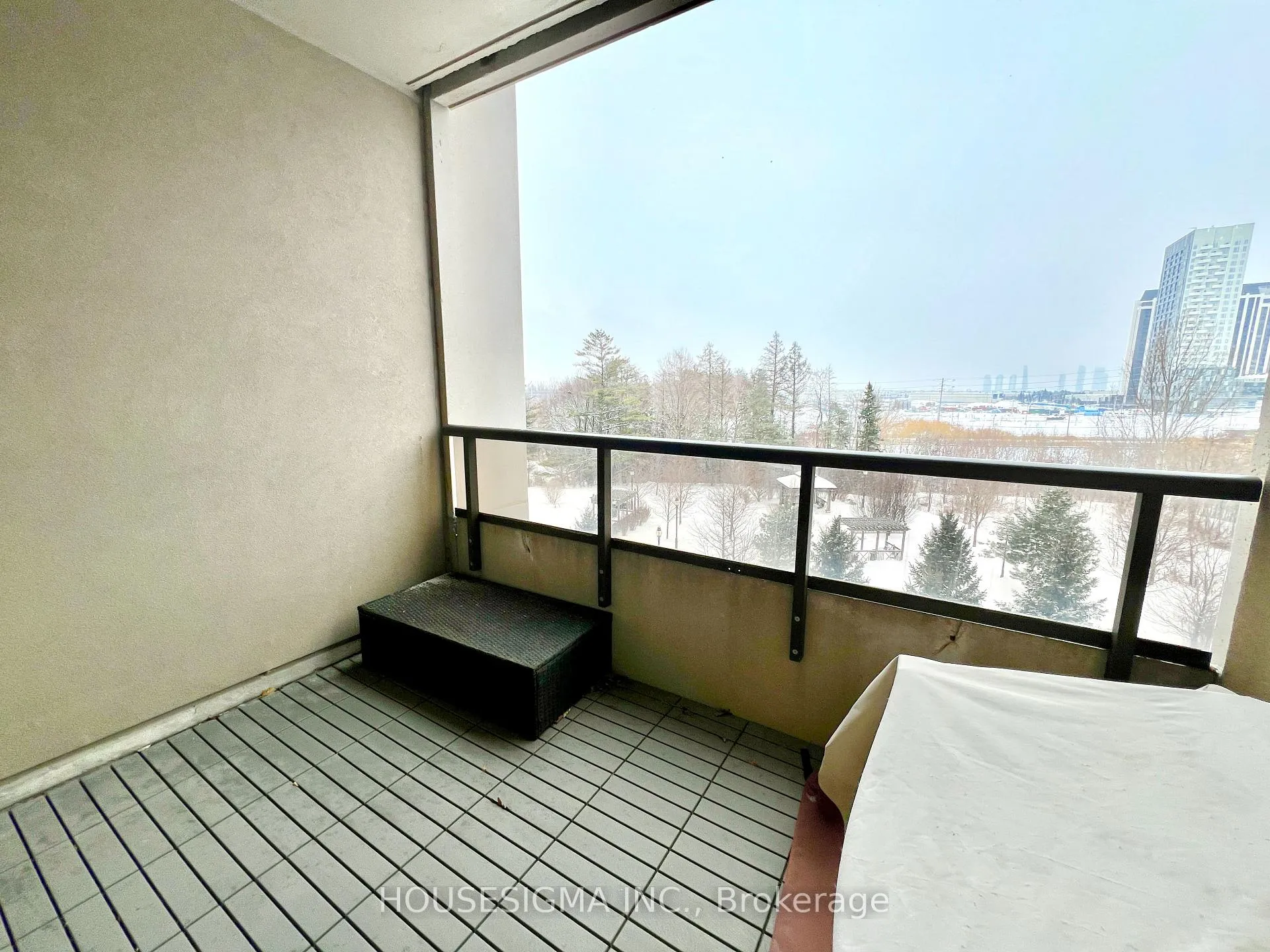 Photo 9 of Unit 406, 9245 Jane Street, Vaughan, Maple — HOMEH