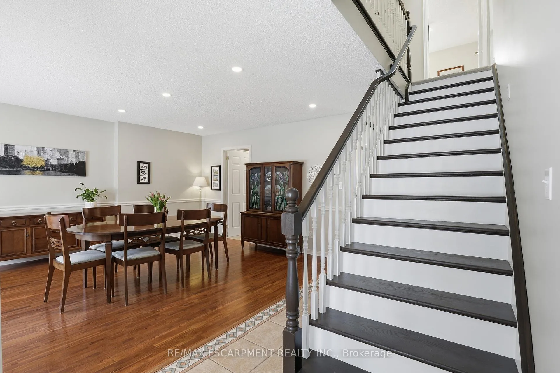 Photo 4 of Unit 7, 105 Wilson Street W, Hamilton, Ancaster — HOMEH