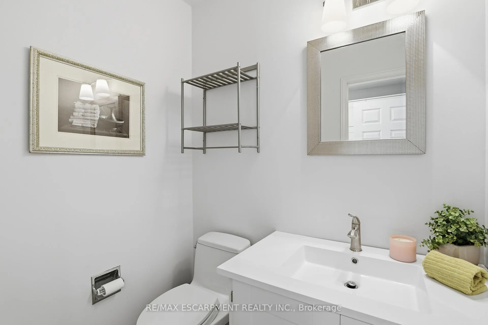 Photo 10 of Unit 7, 105 Wilson Street W, Hamilton, Ancaster — HOMEH