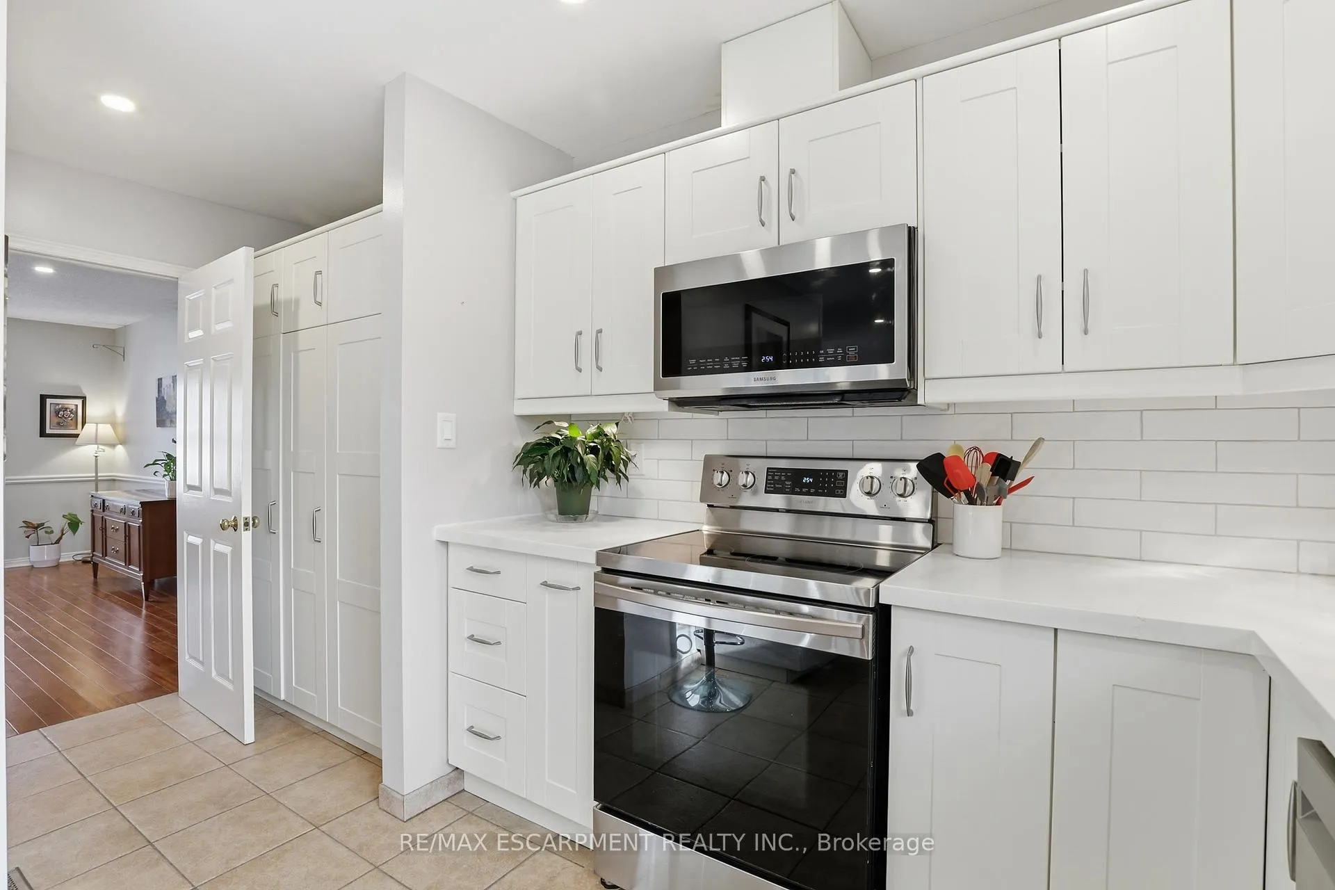 Photo 12 of Unit 7, 105 Wilson Street W, Hamilton, Ancaster — HOMEH