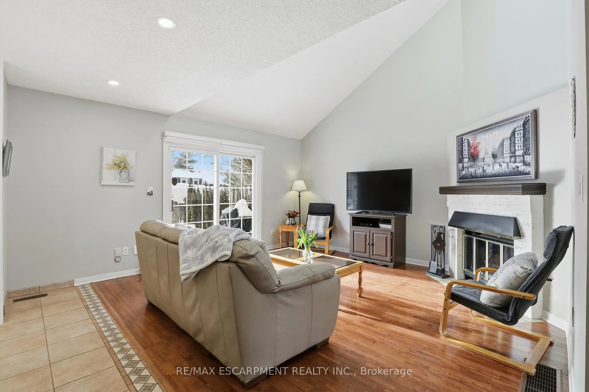 Photo 15 of Unit 7, 105 Wilson Street W, Hamilton, Ancaster — HOMEH