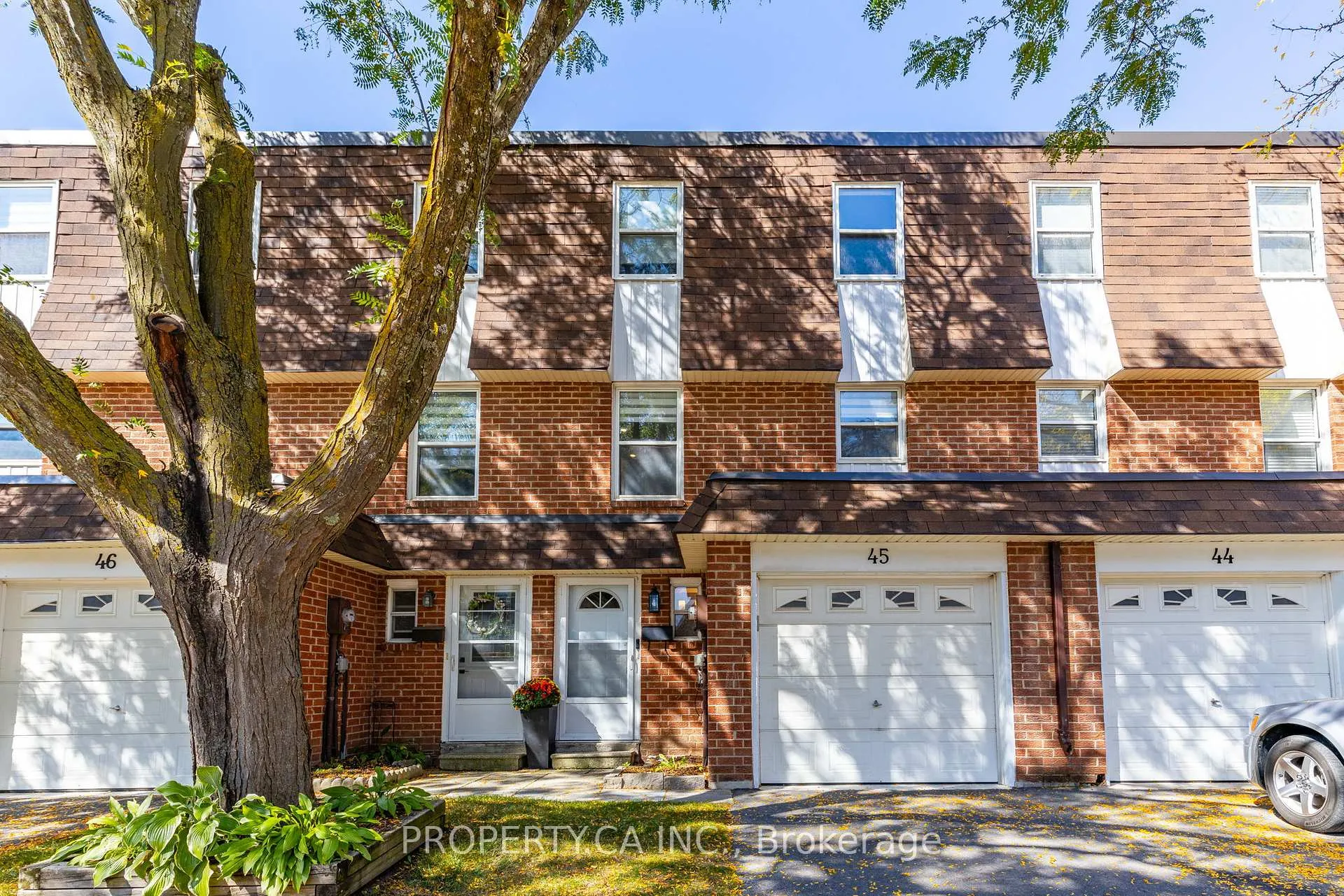 Front of Unit 45, 235 Bronte Street S