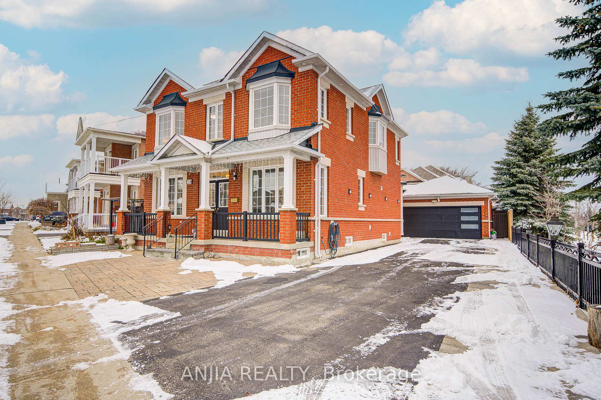 Photo 1 of 28 Misty Court, Markham, Greensborough — HOMEH