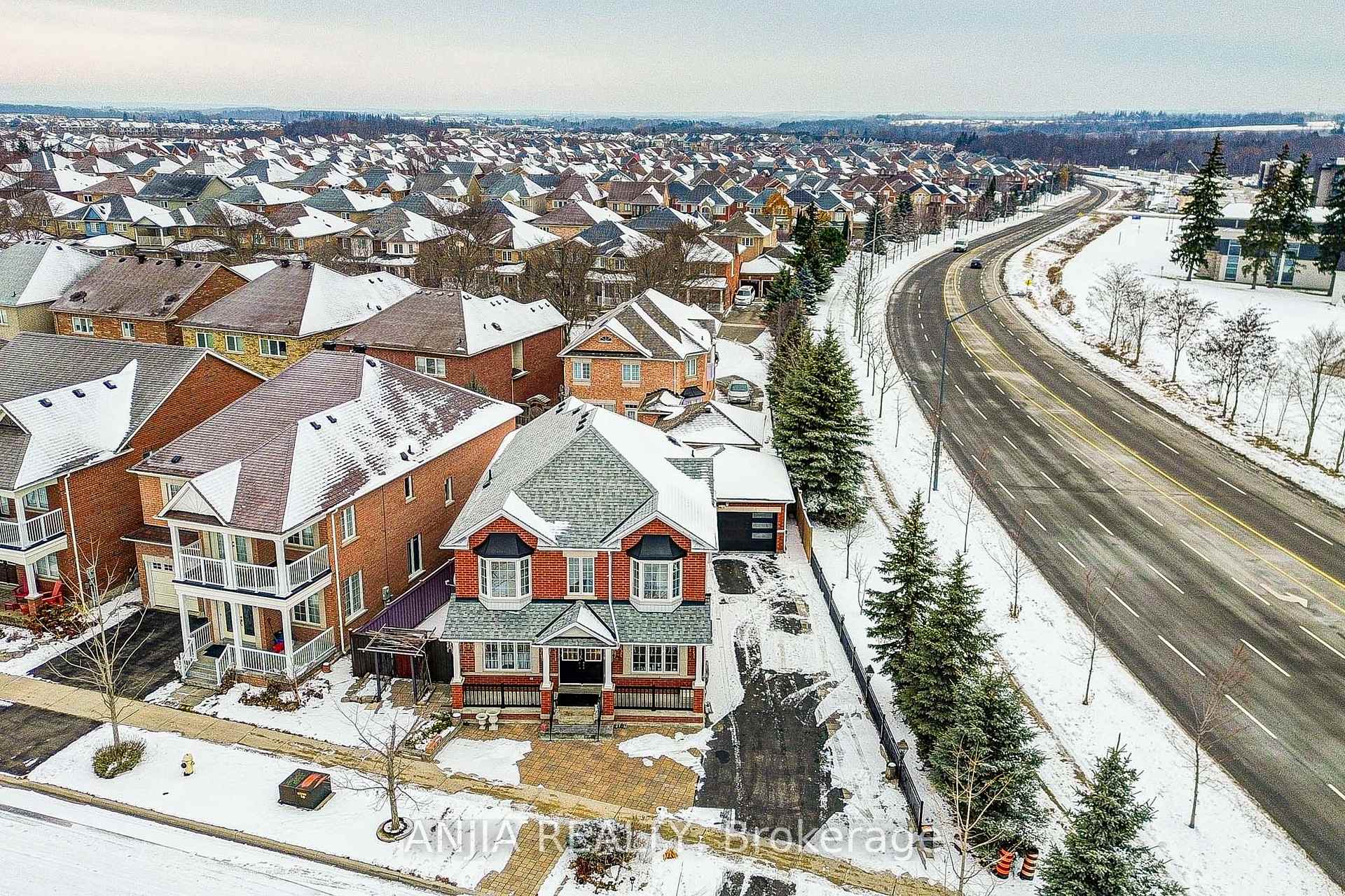 Photo 3 of 28 Misty Court, Markham, Greensborough — HOMEH