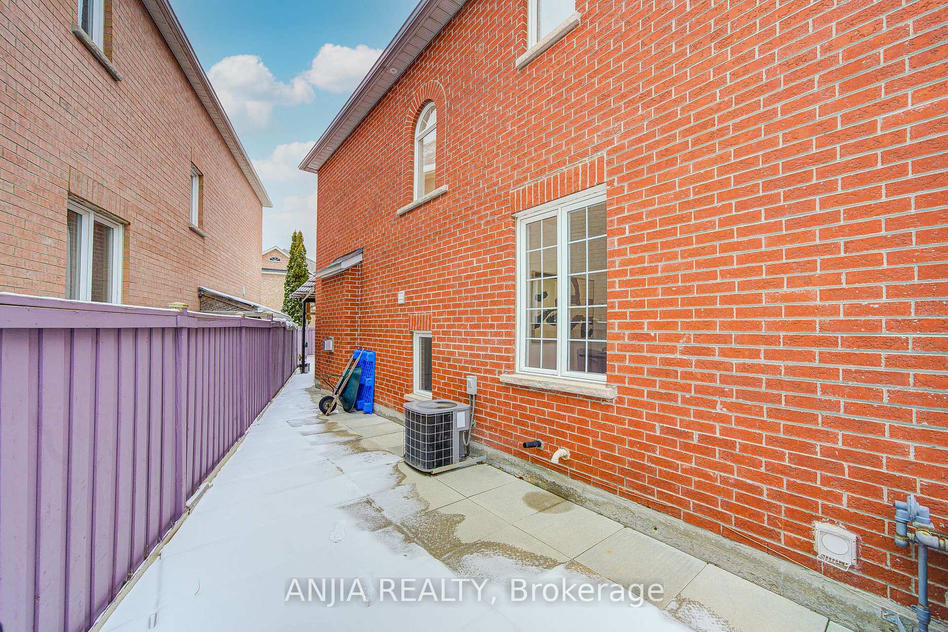 Photo 50 of 28 Misty Court, Markham, Greensborough — HOMEH
