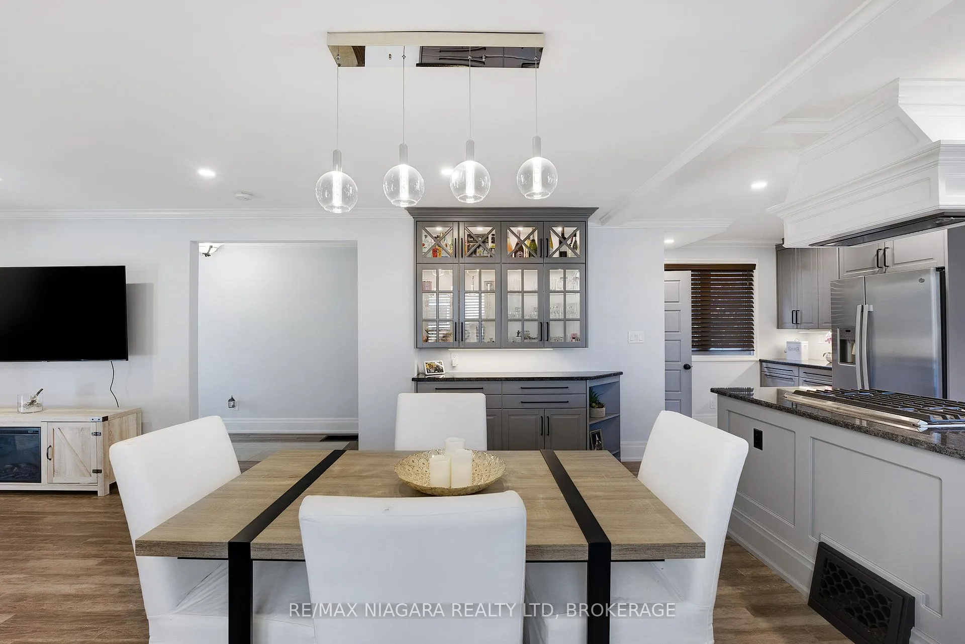 Photo 14 of 35 Lowell Avenue, St. Catharines, Downtown — HOMEH