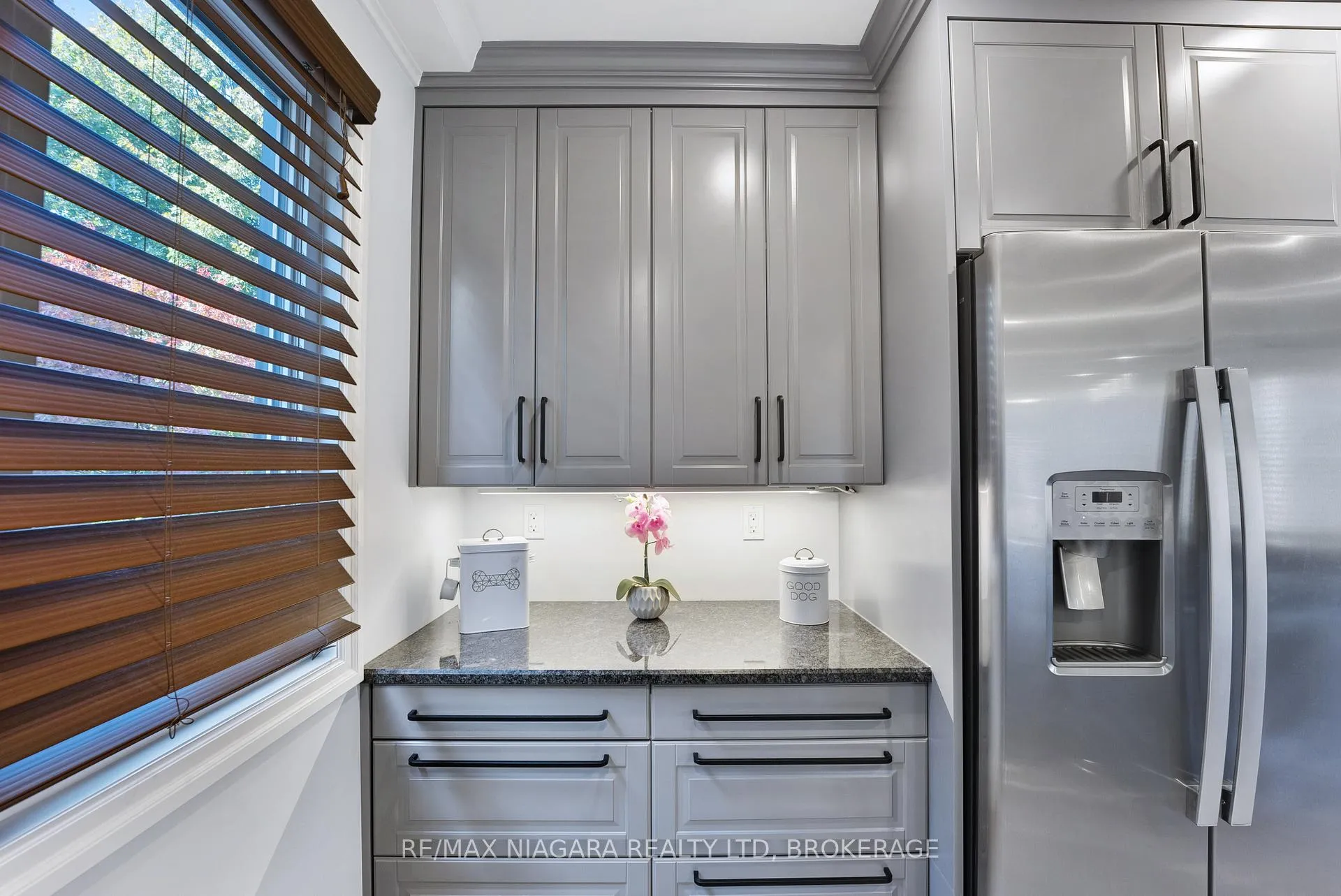 Photo 21 of 35 Lowell Avenue, St. Catharines, Downtown — HOMEH