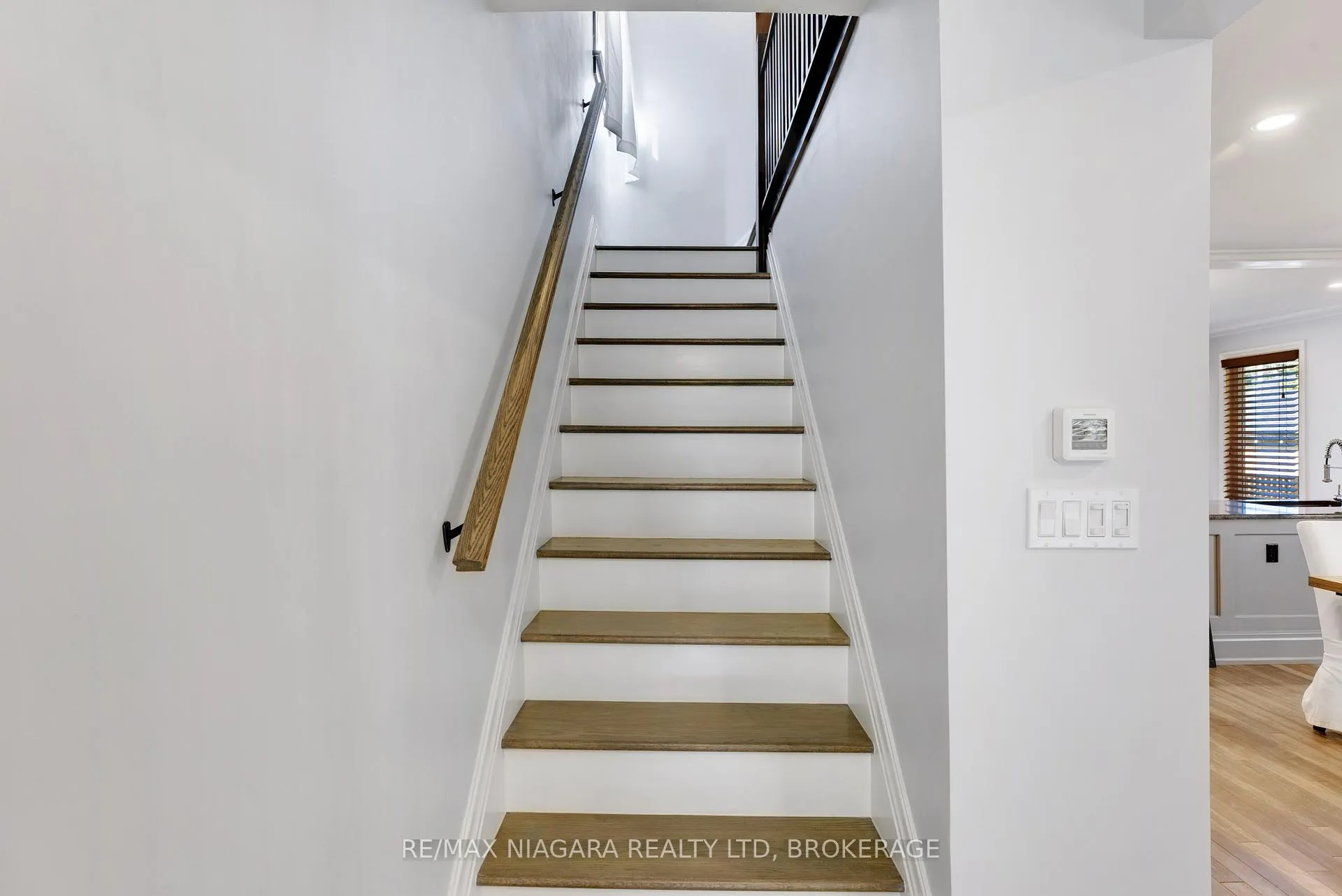 Photo 24 of 35 Lowell Avenue, St. Catharines, Downtown — HOMEH