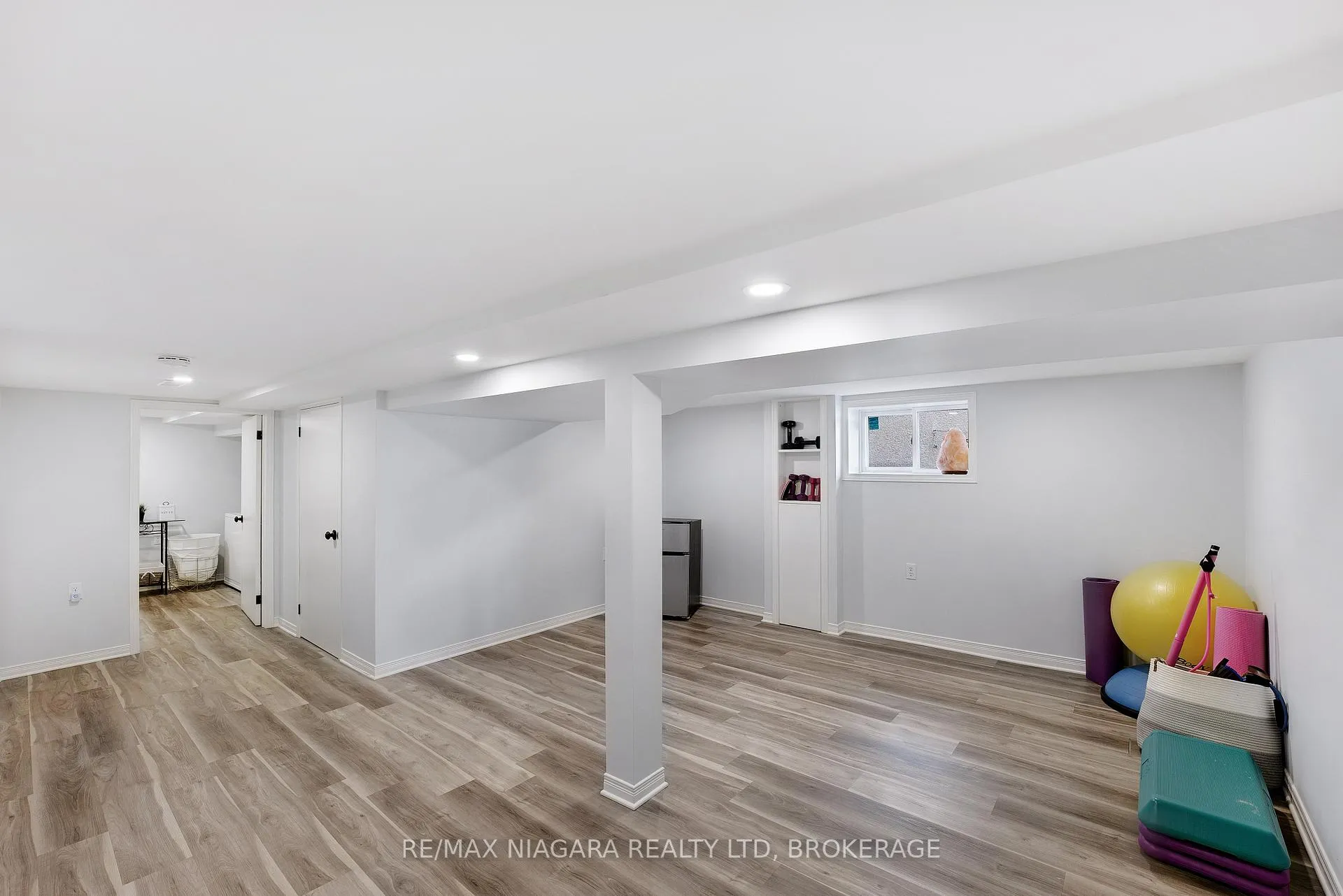Photo 41 of 35 Lowell Avenue, St. Catharines, Downtown — HOMEH