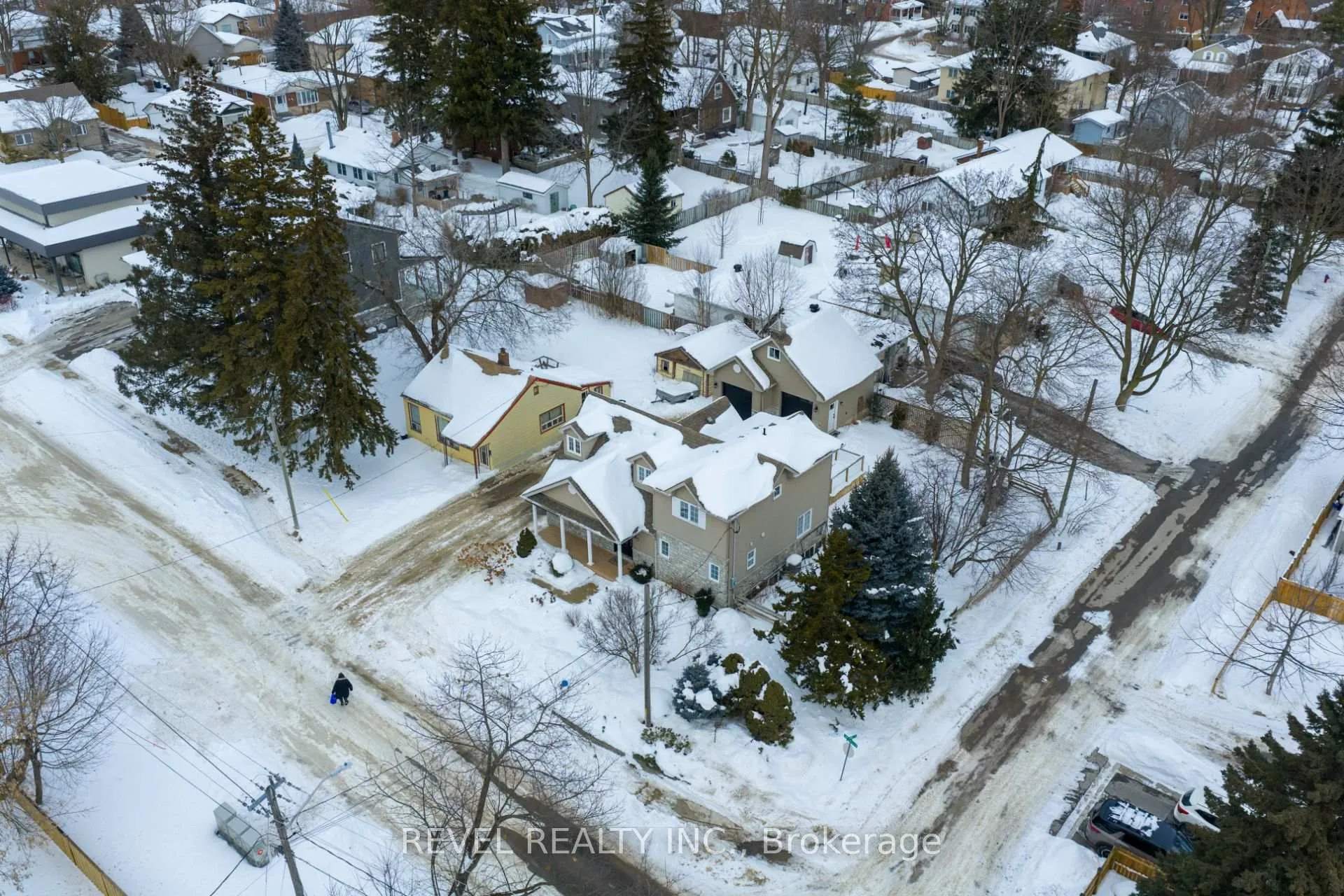 Photo 41 of 104 Charles Street, Halton Hills, Georgetown — HOMEH