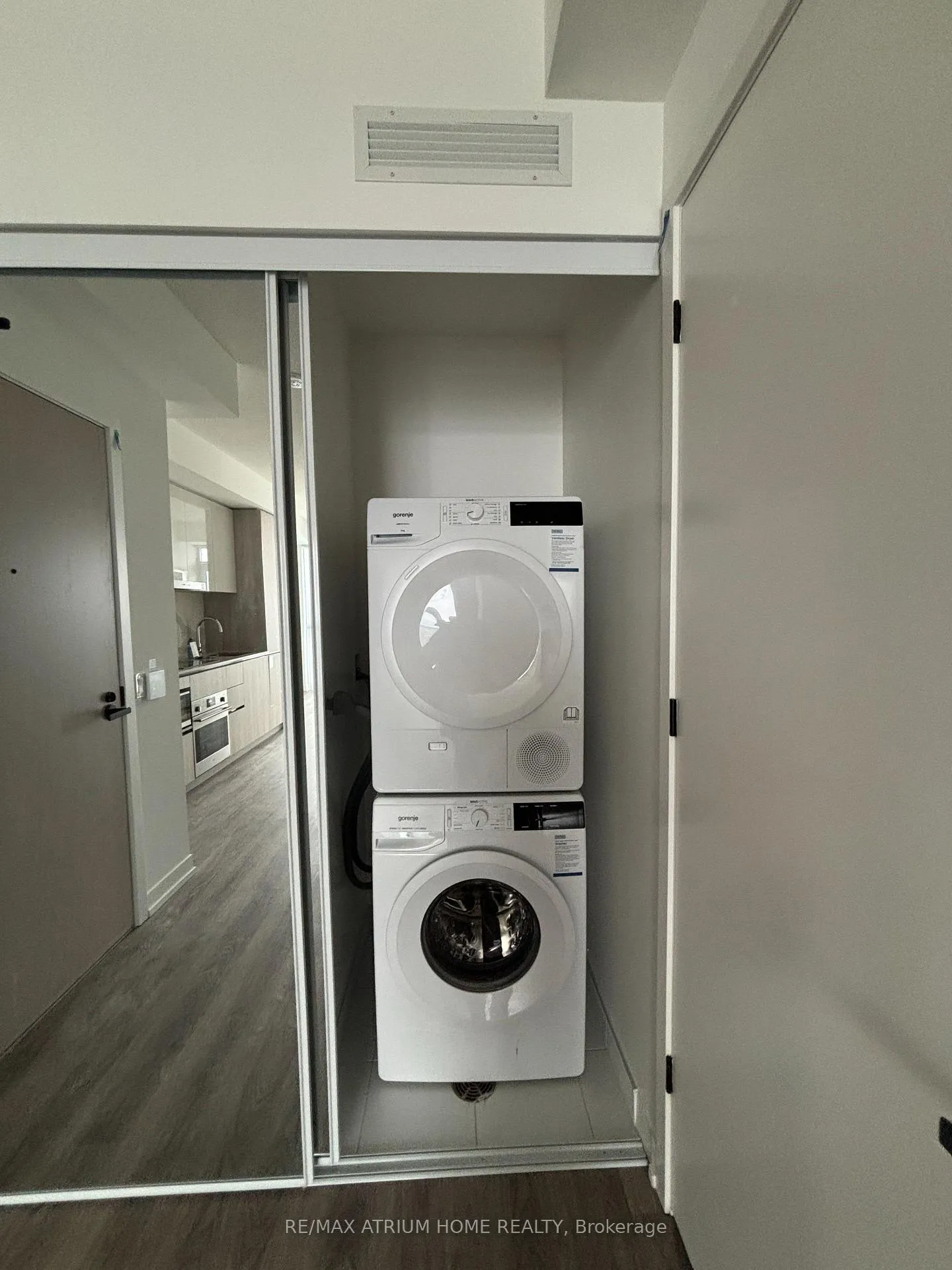 Photo 10 of Unit 5808, 8 Interchange Way, Vaughan, Vaughan Corporate Centre — HOMEH