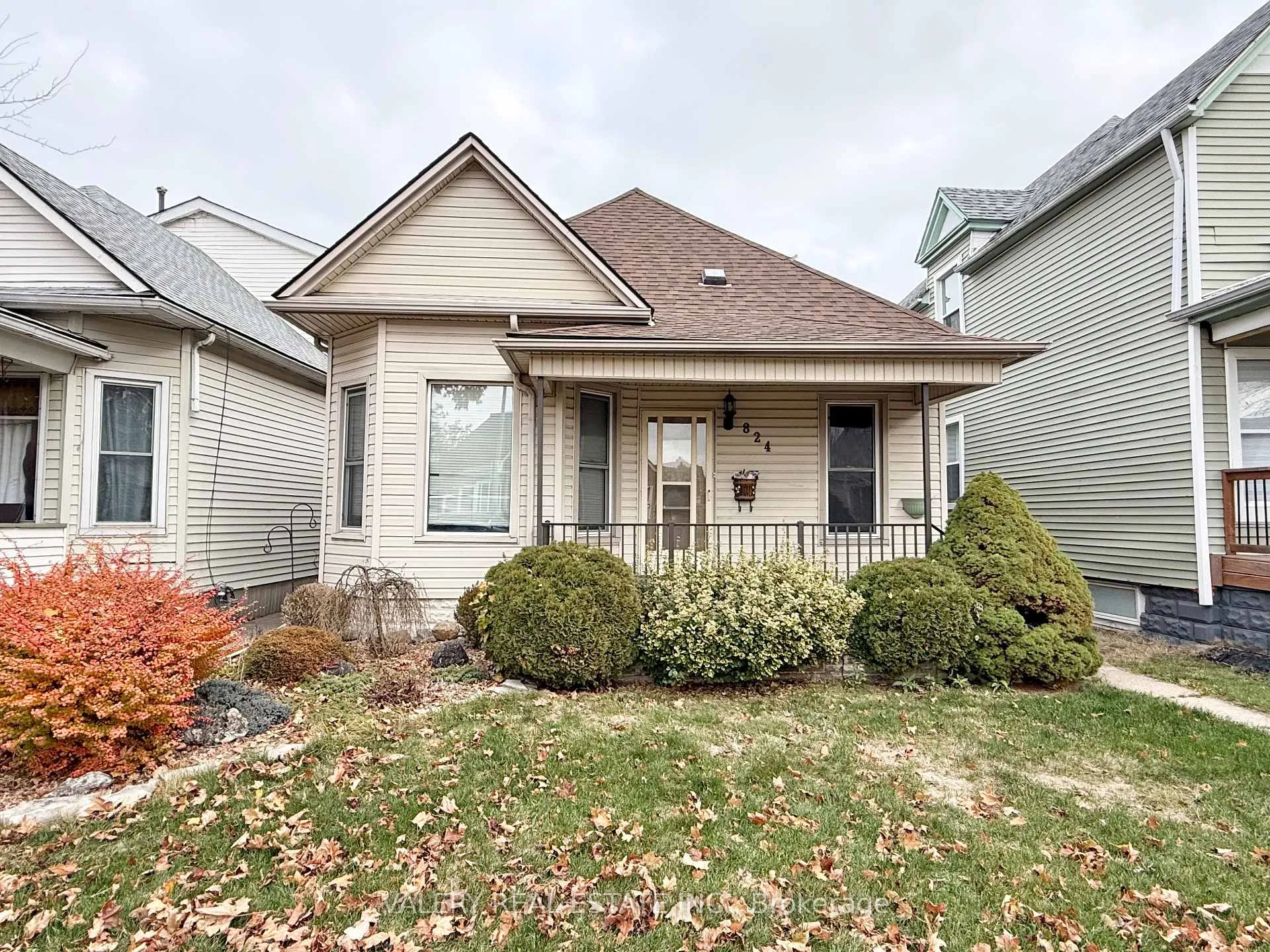 Photo 1 of 824 Lincoln Rd, Windsor — HOMEH