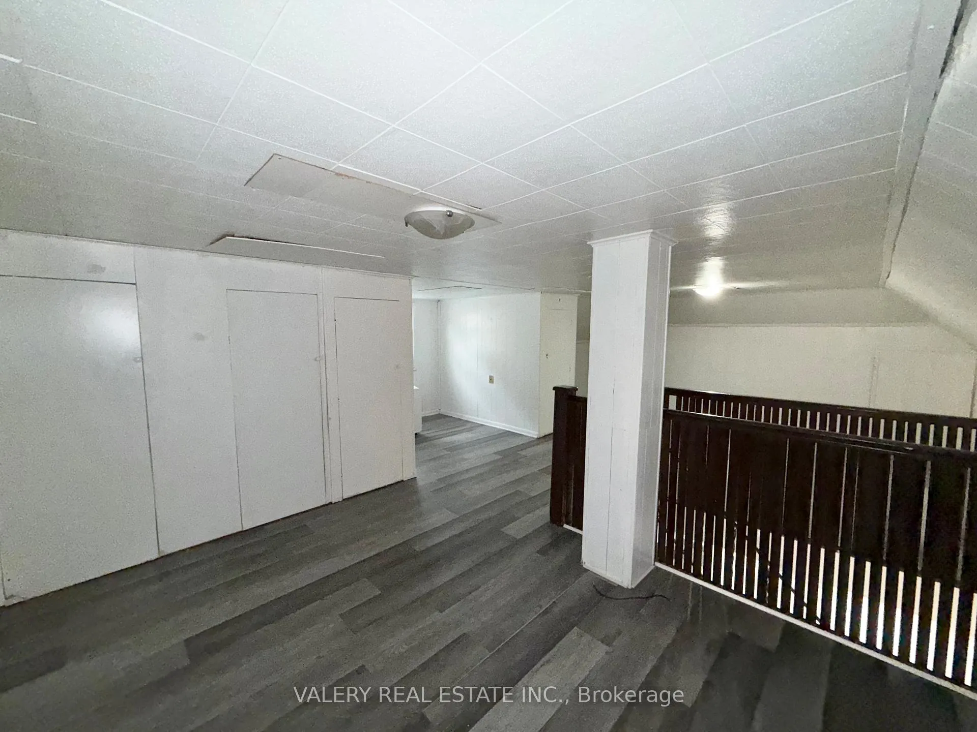 Photo 13 of 824 Lincoln Rd, Windsor — HOMEH