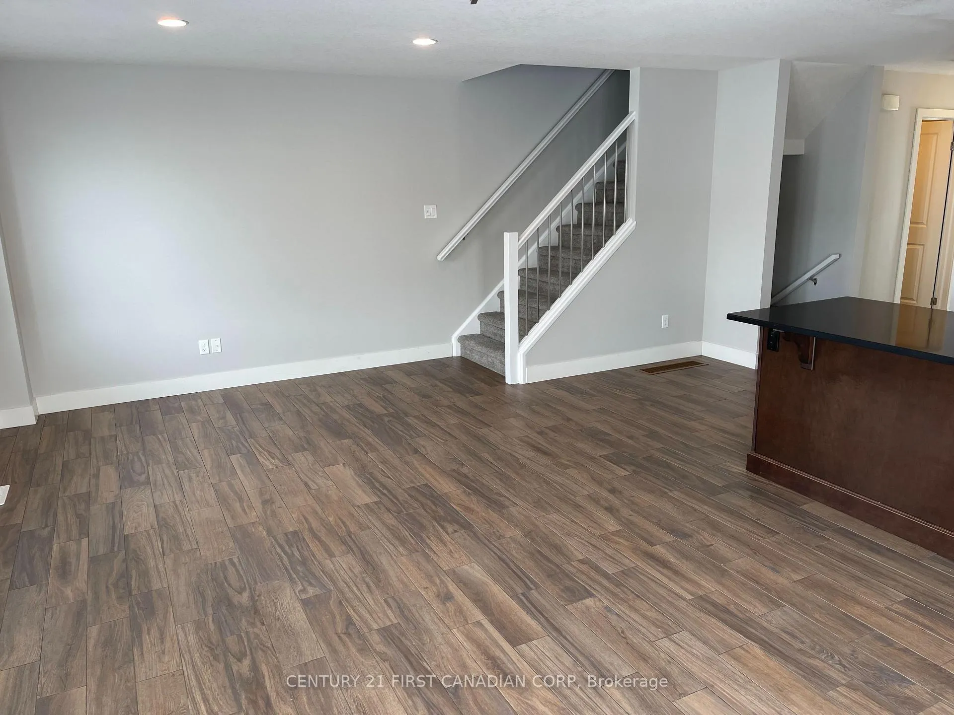Photo 7 of 101 Middlesex Drive, Strathroy-Caradoc, NE — HOMEH