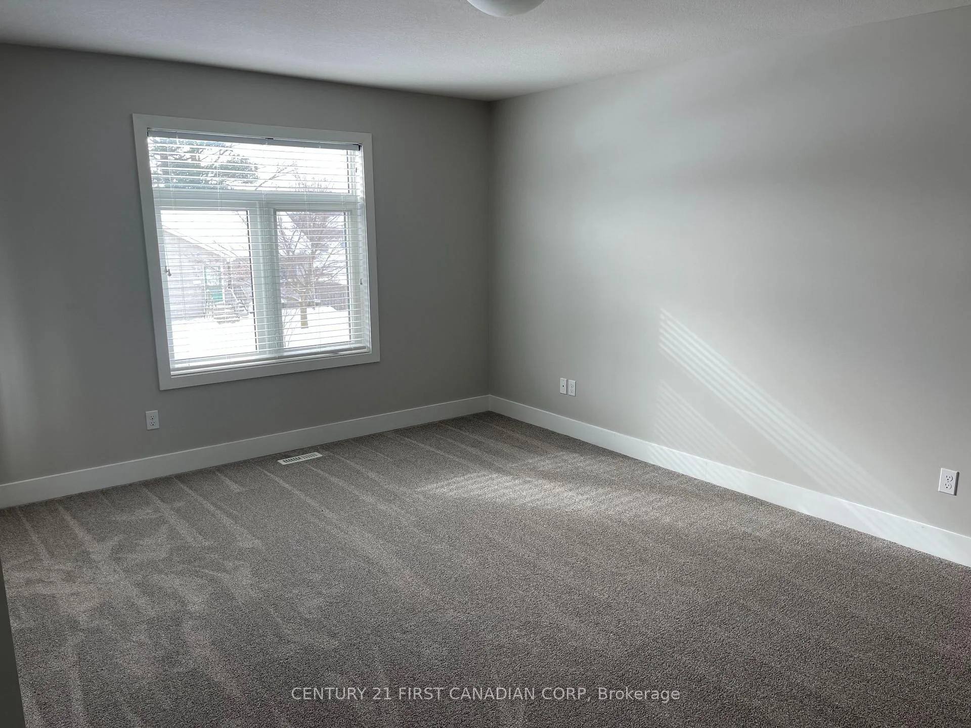 Photo 9 of 101 Middlesex Drive, Strathroy-Caradoc, NE — HOMEH