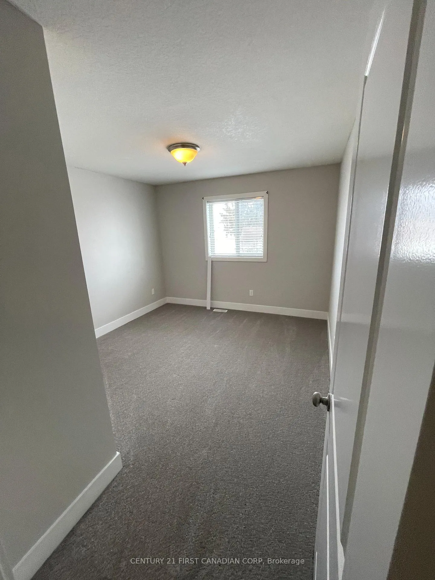 Photo 11 of 101 Middlesex Drive, Strathroy-Caradoc, NE — HOMEH