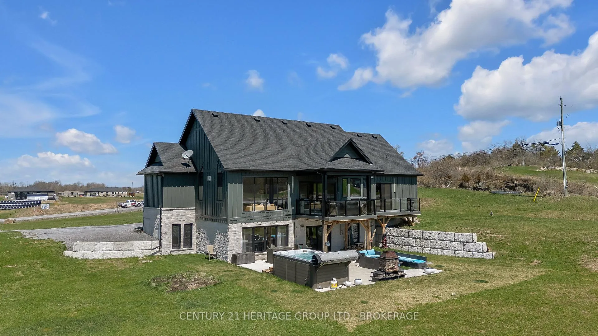 Photo 3 of 245 Mann Drive, Kingston, City North of 401 — HOMEH