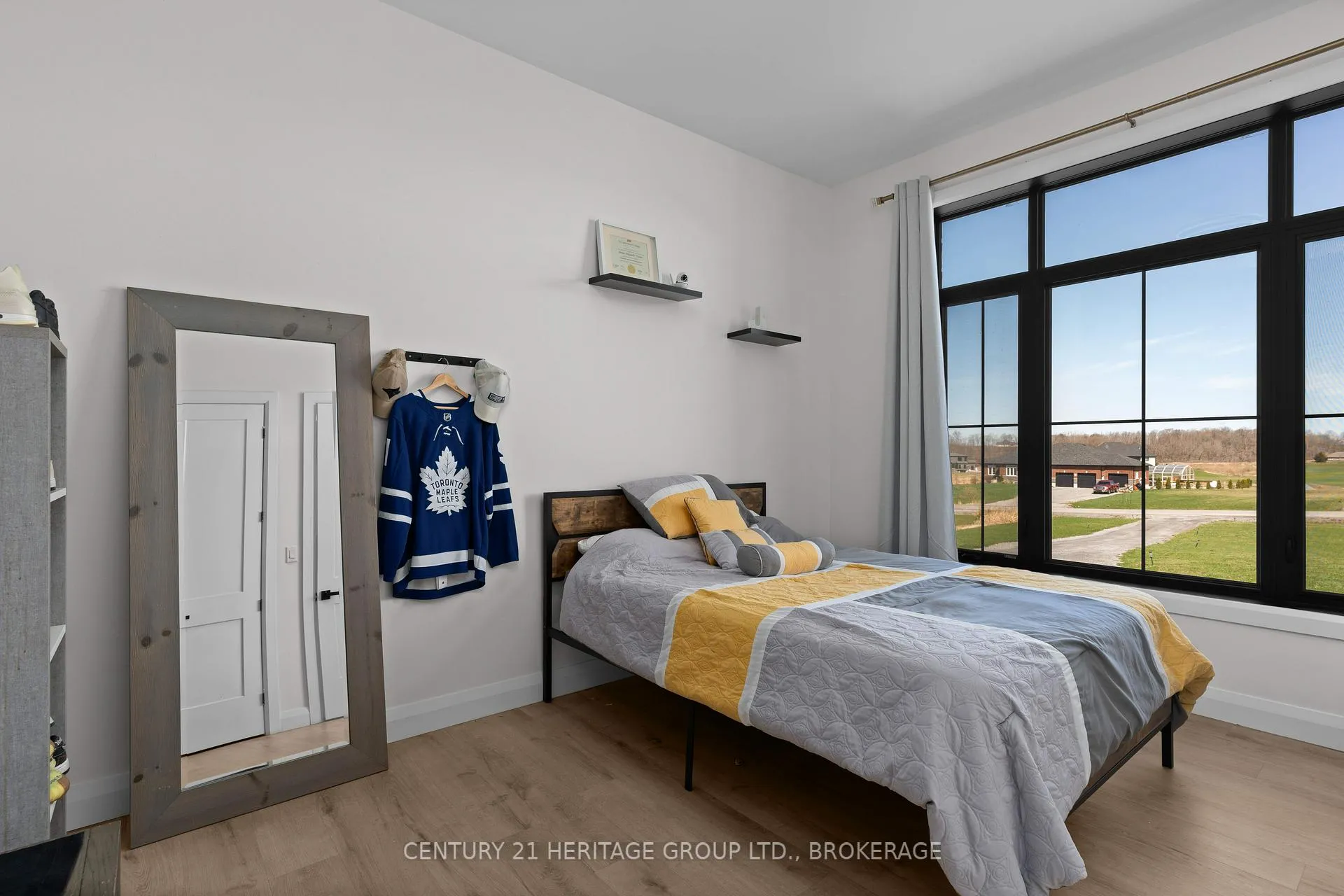 Photo 41 of 245 Mann Drive, Kingston, City North of 401 — HOMEH