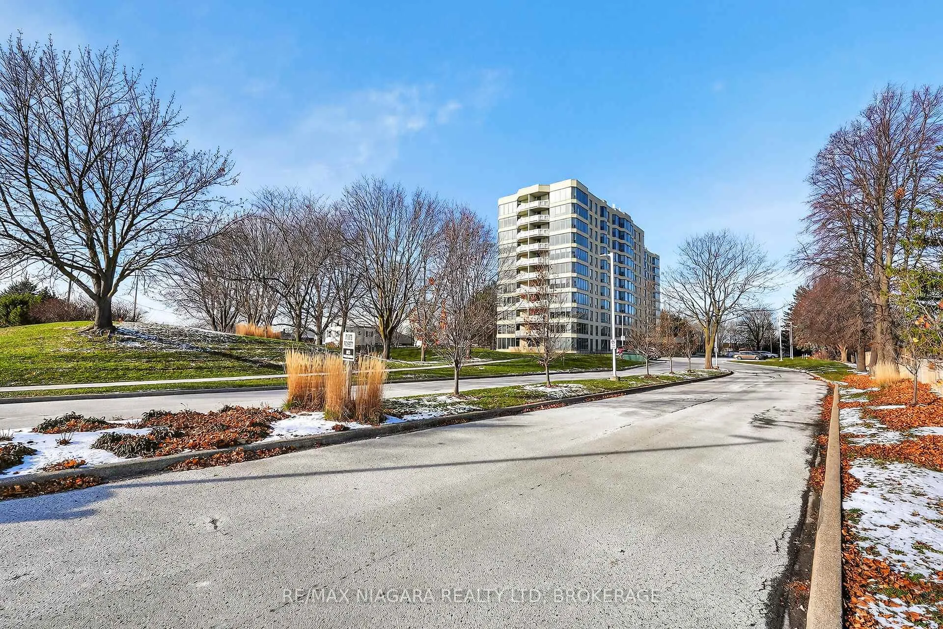 Photo 36 of Unit 1108, 81 Scott Street, St. Catharines, Lakeport — HOMEH