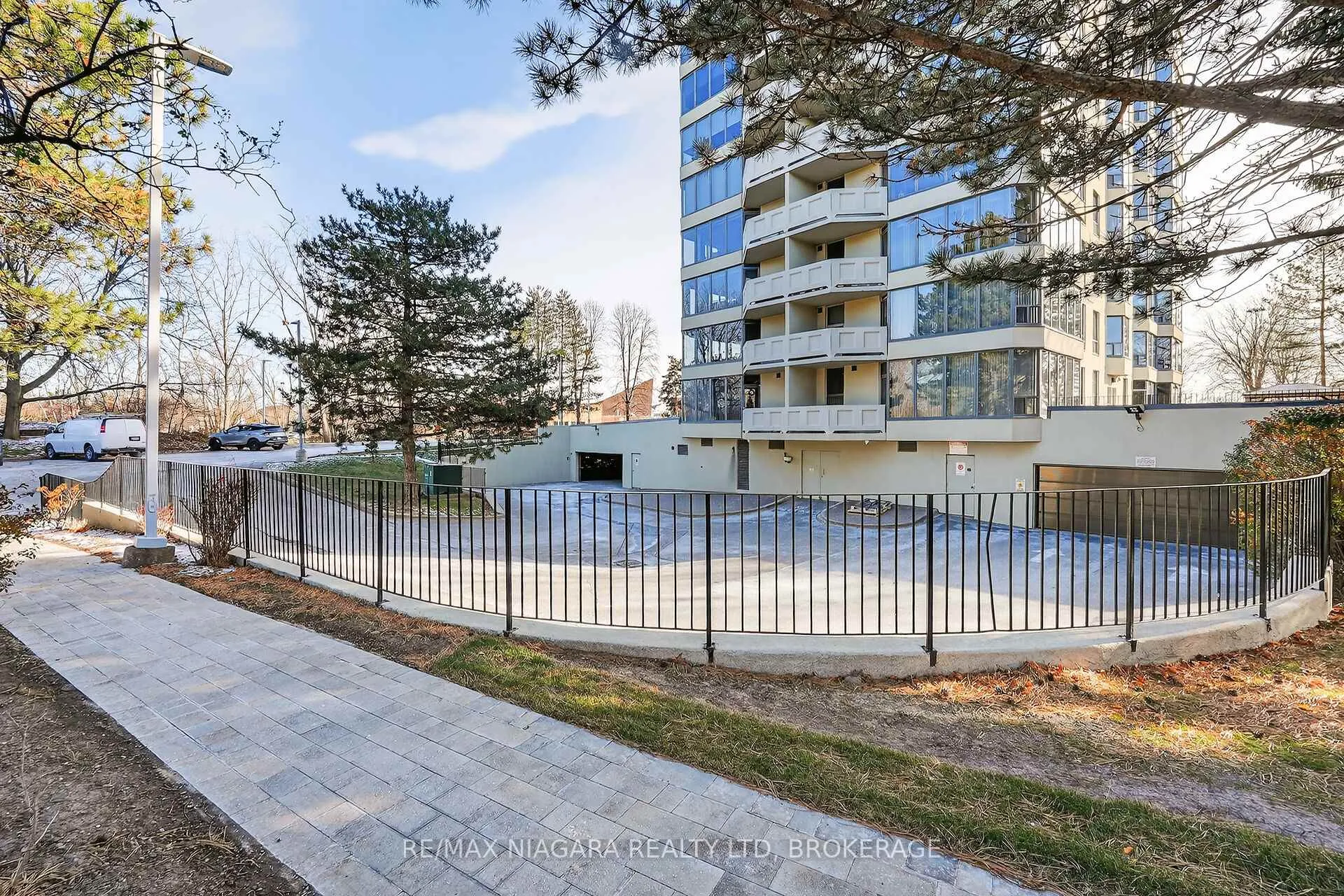 Photo 37 of Unit 1108, 81 Scott Street, St. Catharines, Lakeport — HOMEH