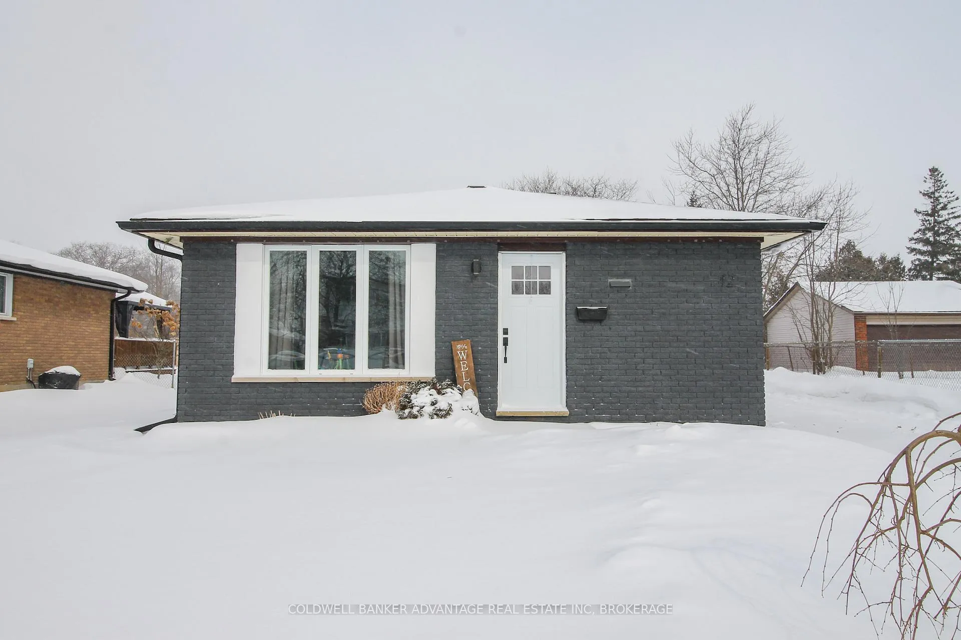 Photo 2 of 42 Newleaf Crescent, Welland, N. Welland — HOMEH