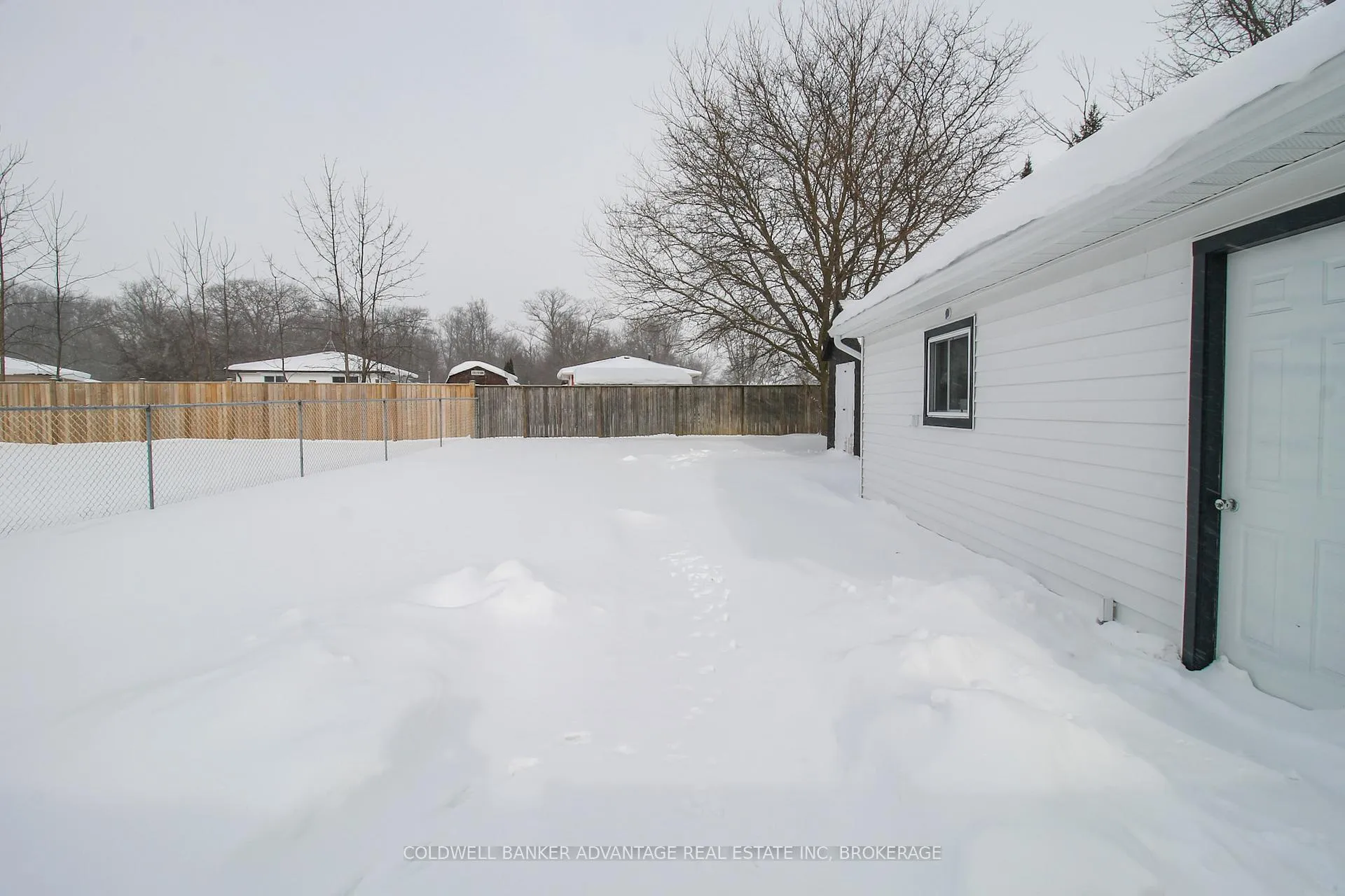 Photo 5 of 42 Newleaf Crescent, Welland, N. Welland — HOMEH