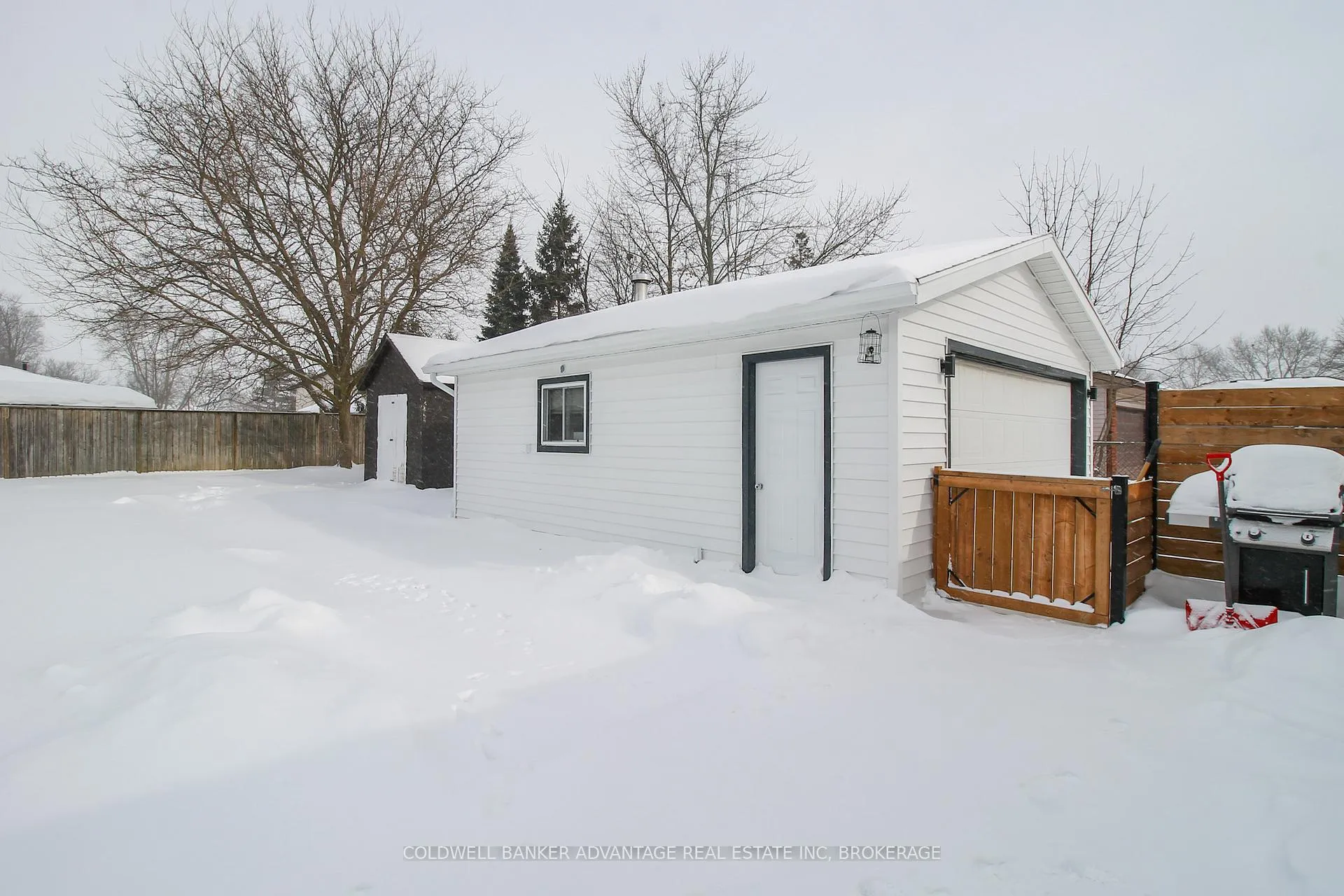 Photo 6 of 42 Newleaf Crescent, Welland, N. Welland — HOMEH