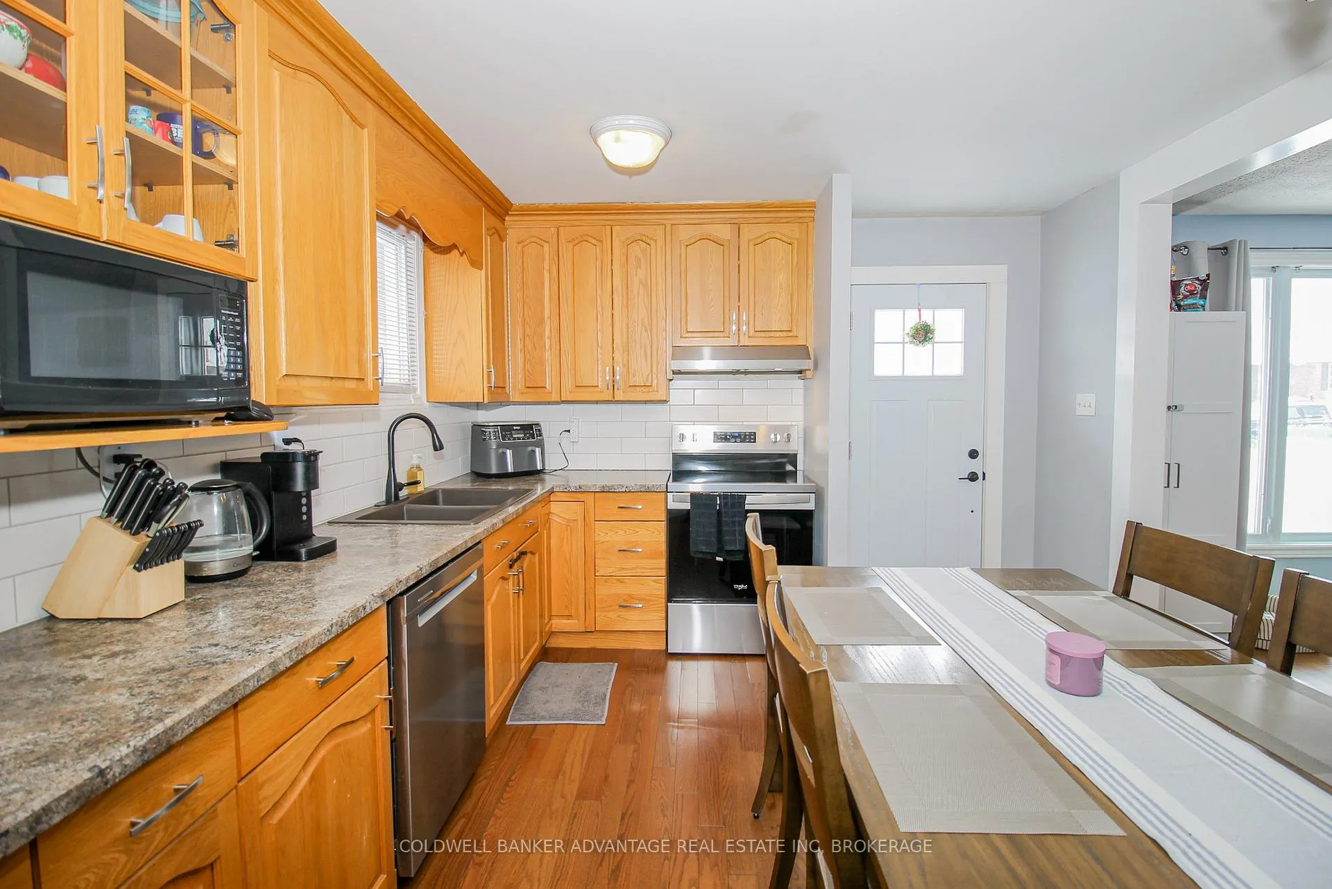 Photo 8 of 42 Newleaf Crescent, Welland, N. Welland — HOMEH