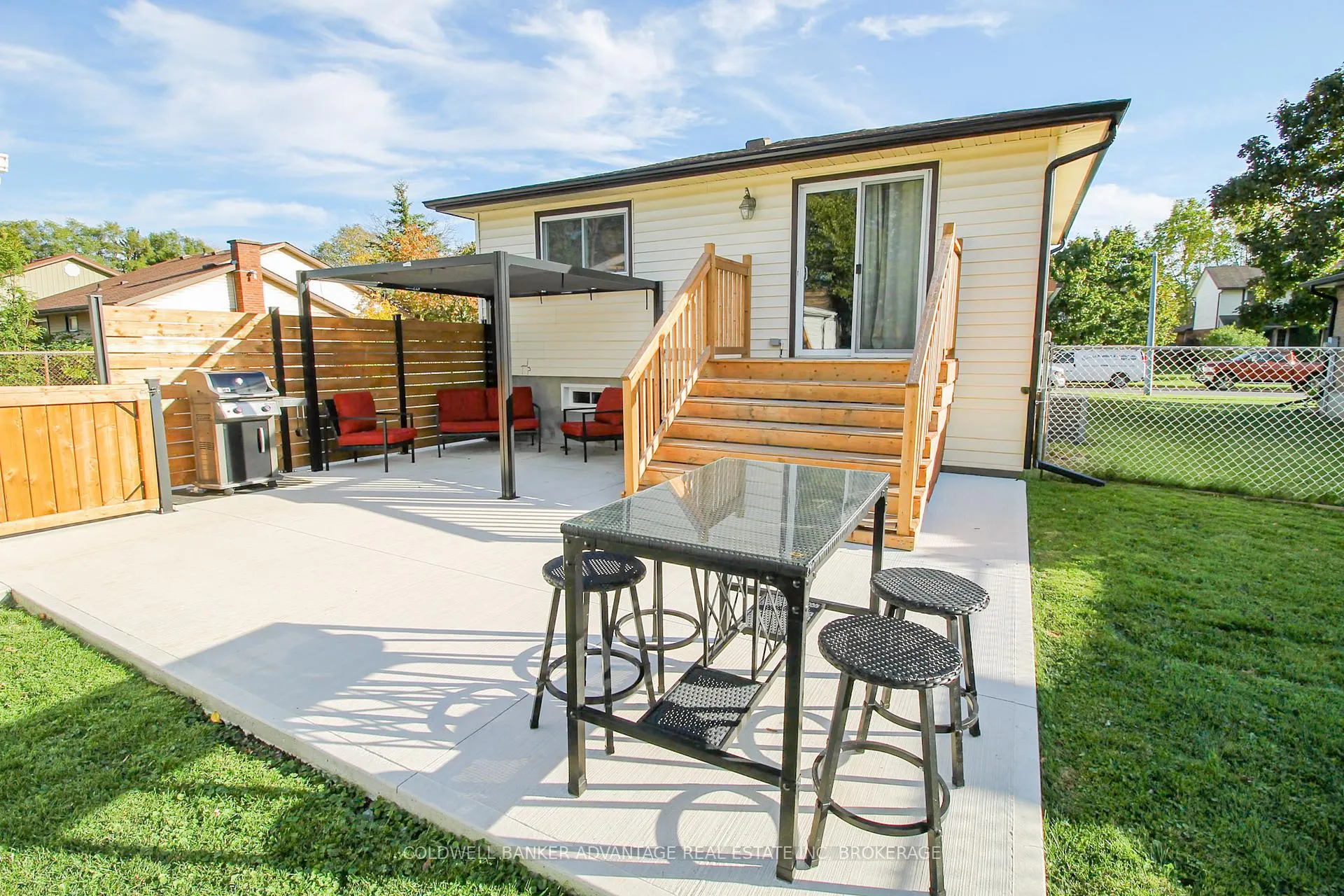 Photo 36 of 42 Newleaf Crescent, Welland, N. Welland — HOMEH