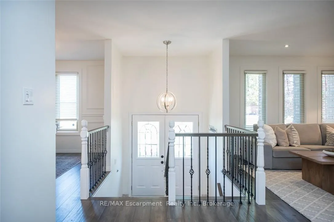 Photo 2 of 45 Amberwood Street, Hamilton, Stoney Creek Mountain — HOMEH