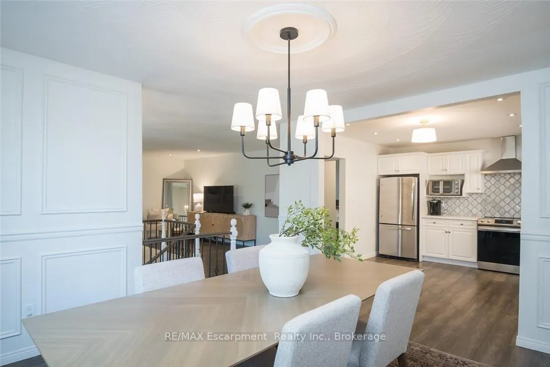 Photo 11 of 45 Amberwood Street, Hamilton, Stoney Creek Mountain — HOMEH