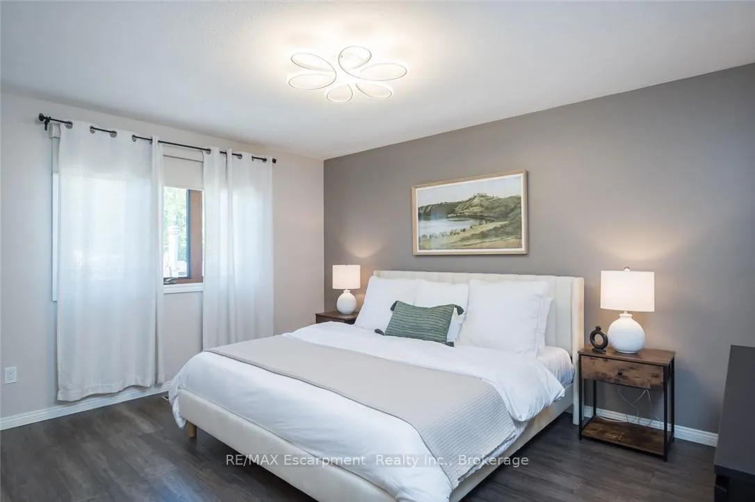 Photo 20 of 45 Amberwood Street, Hamilton, Stoney Creek Mountain — HOMEH