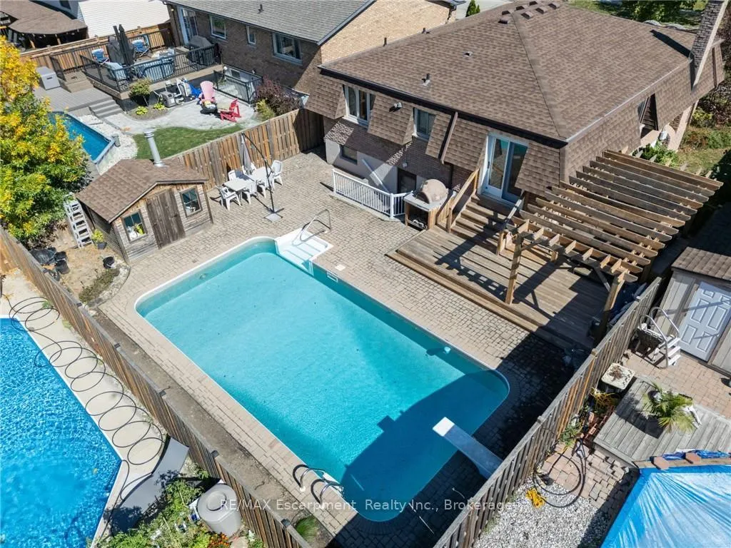 Photo 34 of 45 Amberwood Street, Hamilton, Stoney Creek Mountain — HOMEH