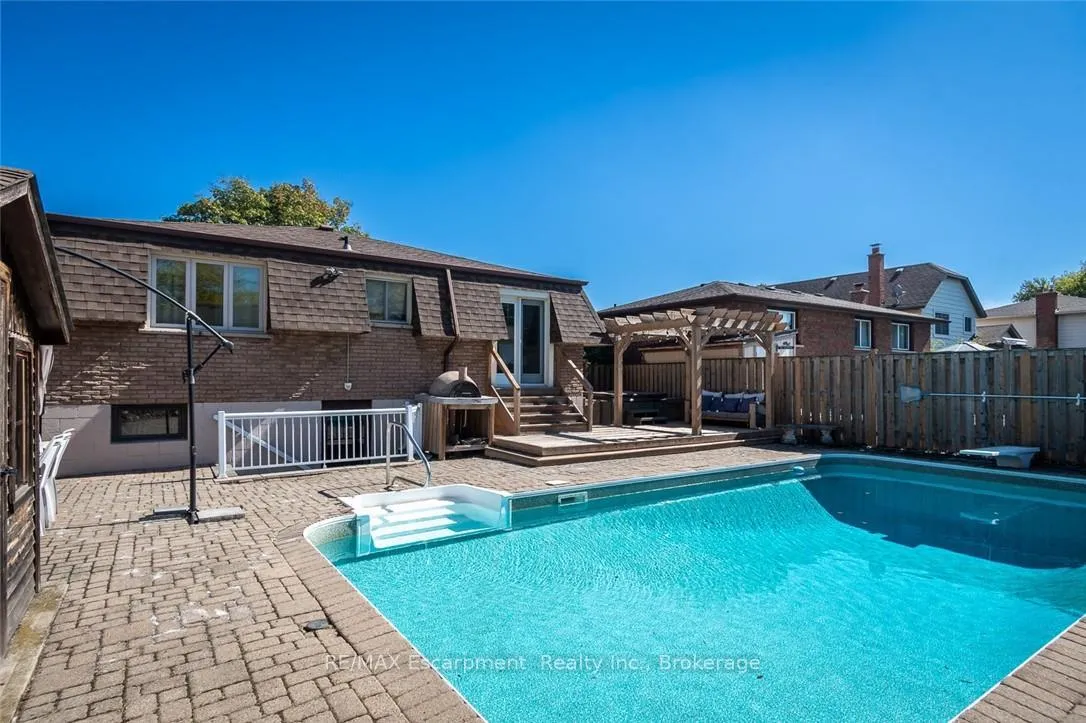 Photo 35 of 45 Amberwood Street, Hamilton, Stoney Creek Mountain — HOMEH