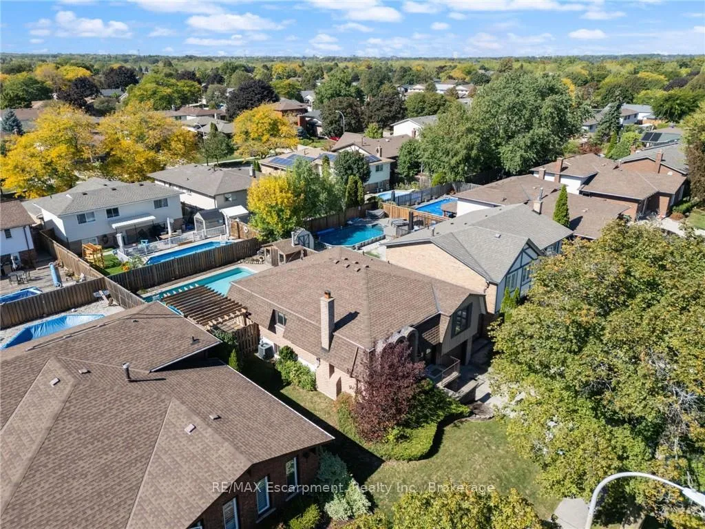 Photo 38 of 45 Amberwood Street, Hamilton, Stoney Creek Mountain — HOMEH