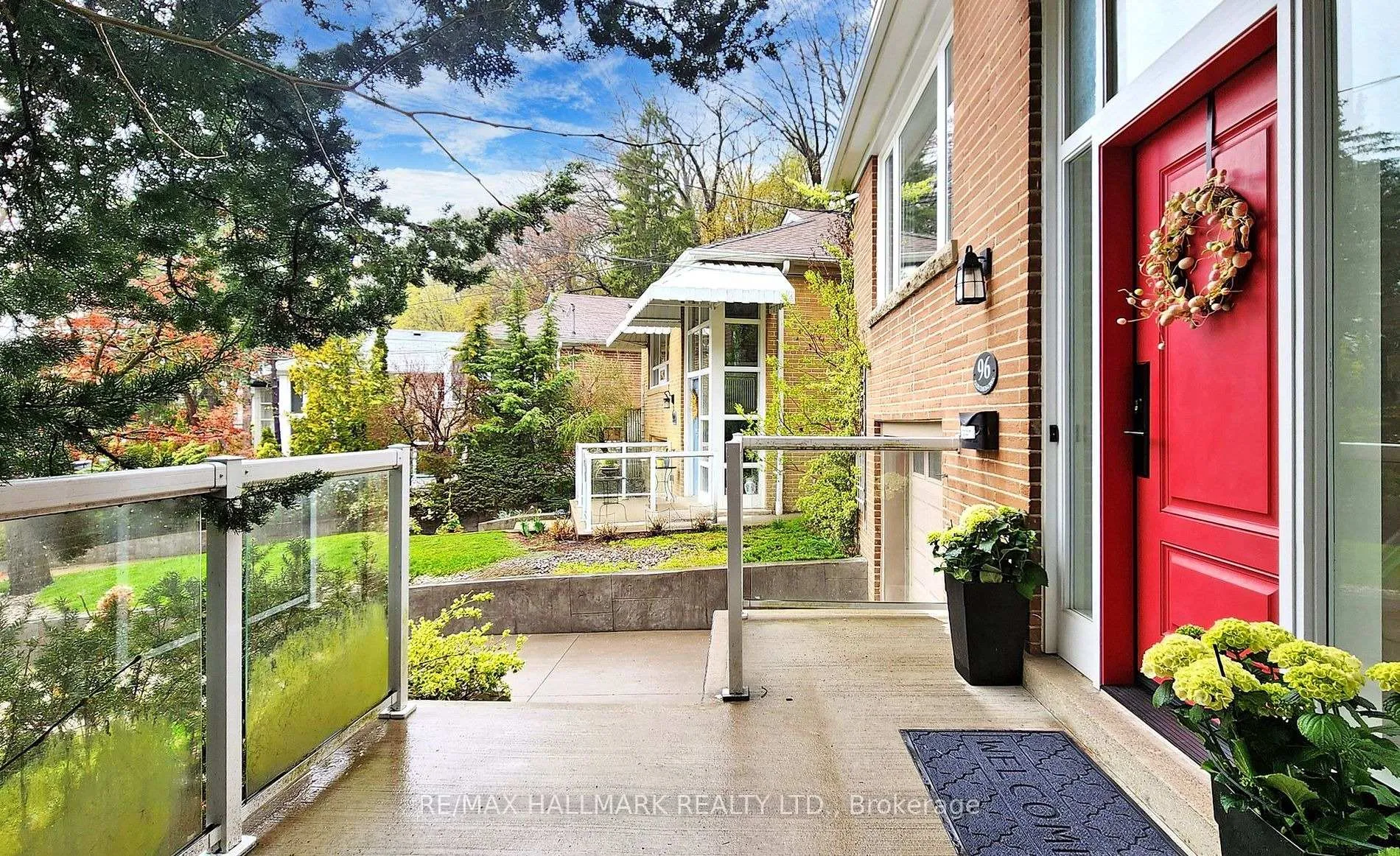 Photo 1 of Unit Main Fl, 96 Glen Davis Crescent, Toronto, East End-Danforth — HOMEH