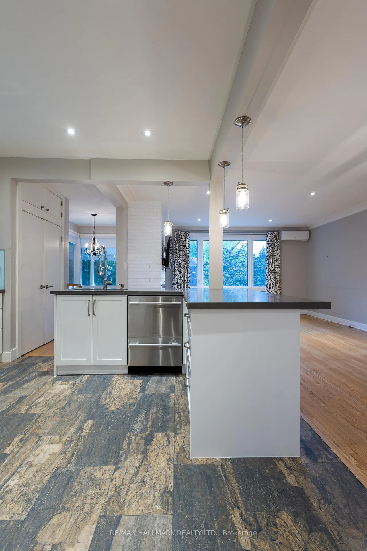 Photo 11 of Unit Main Fl, 96 Glen Davis Crescent, Toronto, East End-Danforth — HOMEH