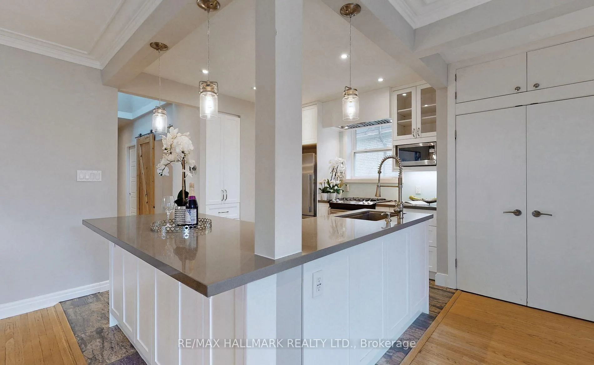 Photo 15 of Unit Main Fl, 96 Glen Davis Crescent, Toronto, East End-Danforth — HOMEH